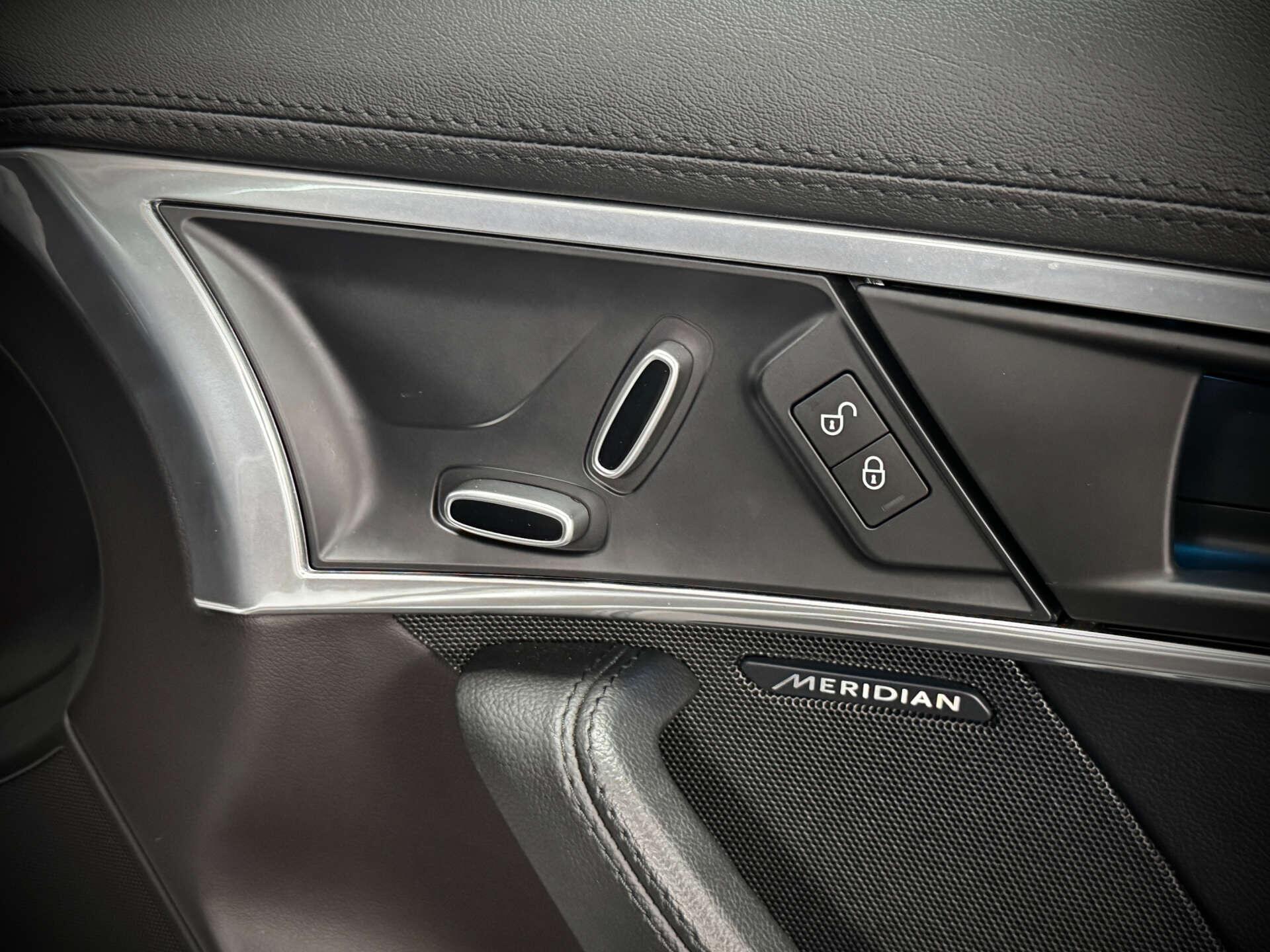 Jaguar F-Type view 36