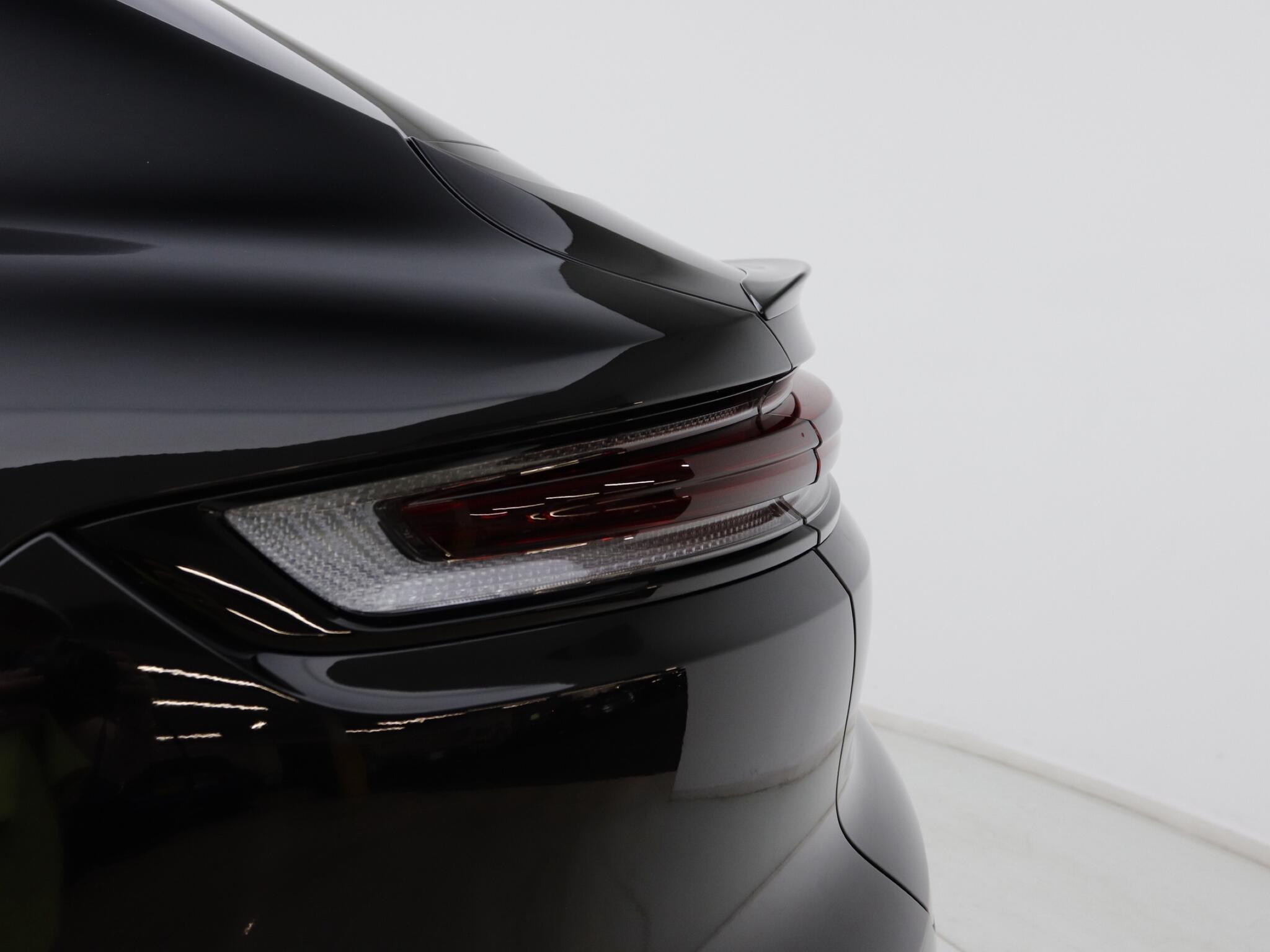Porsche Cayenne view 27