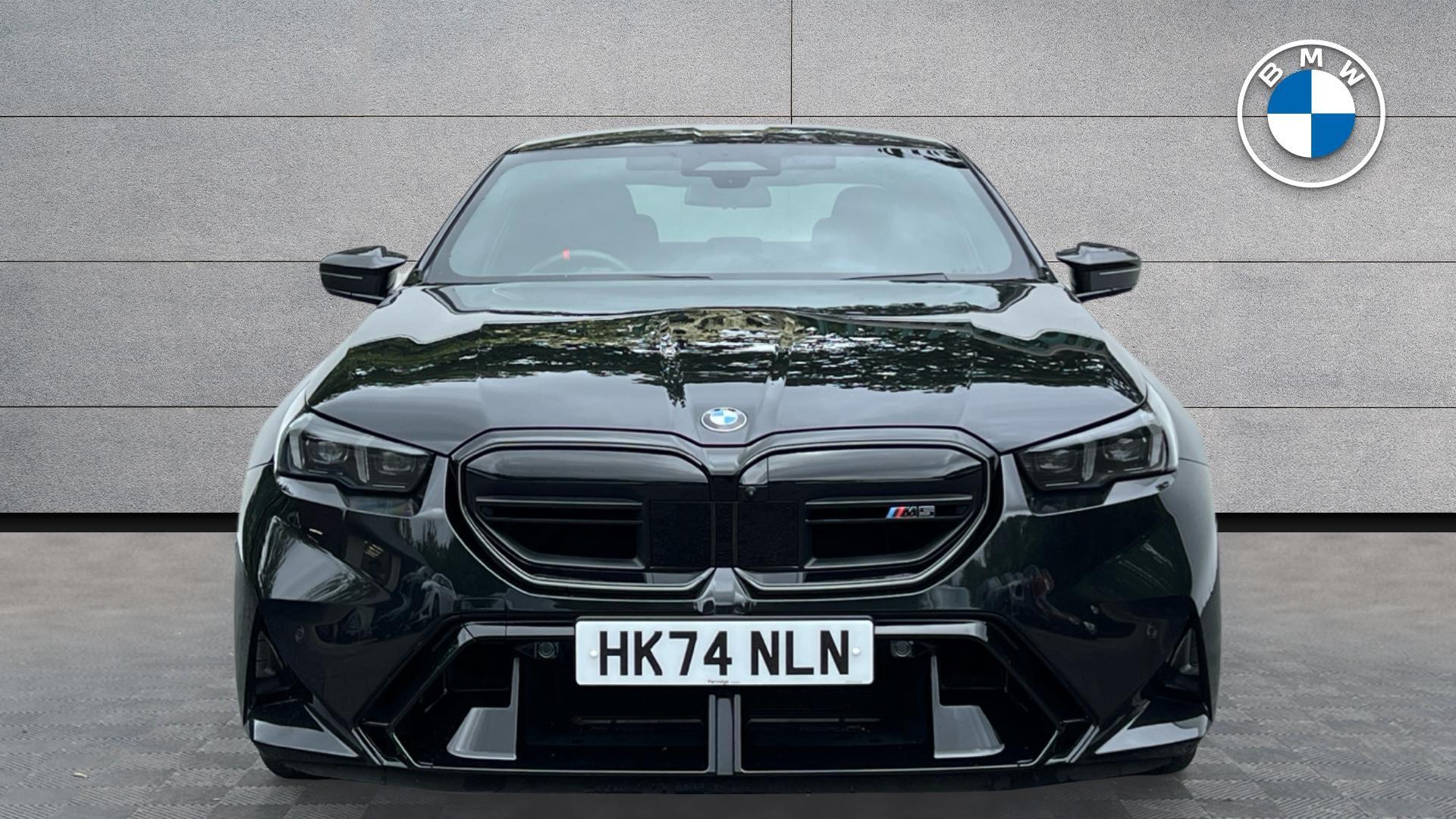 BMW M5 view 16