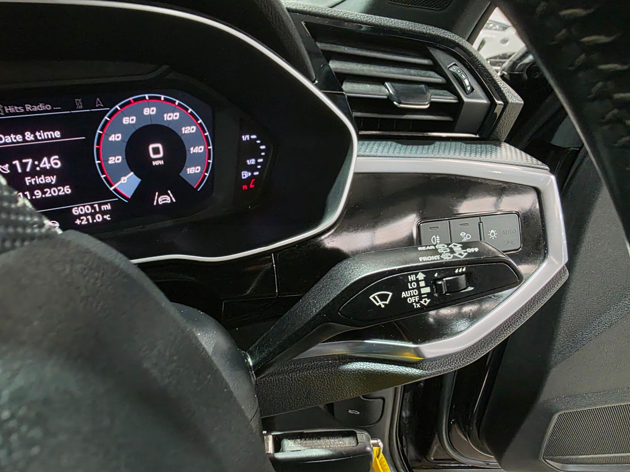 Audi Q3 view 20