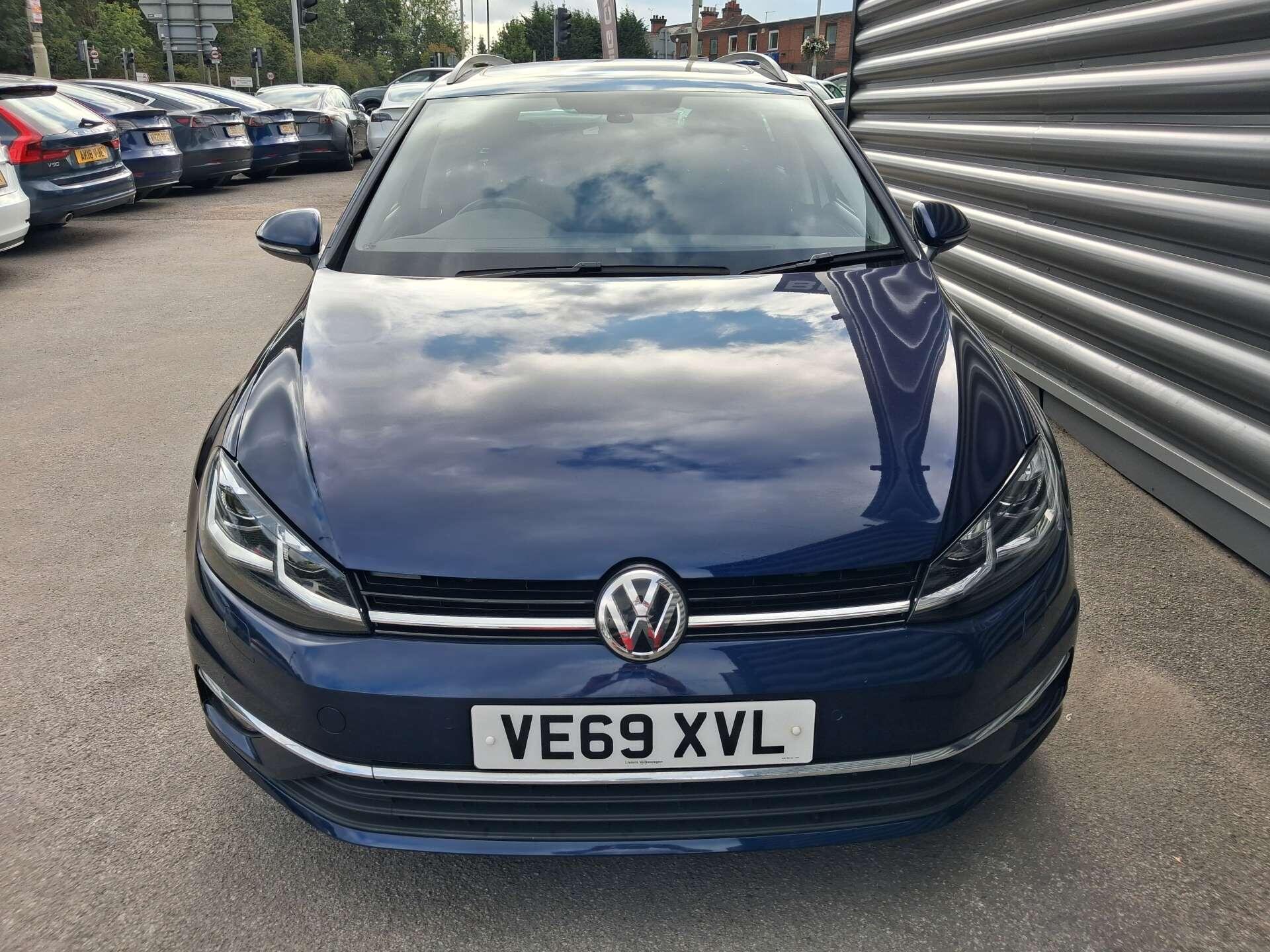 Volkswagen Golf view 8
