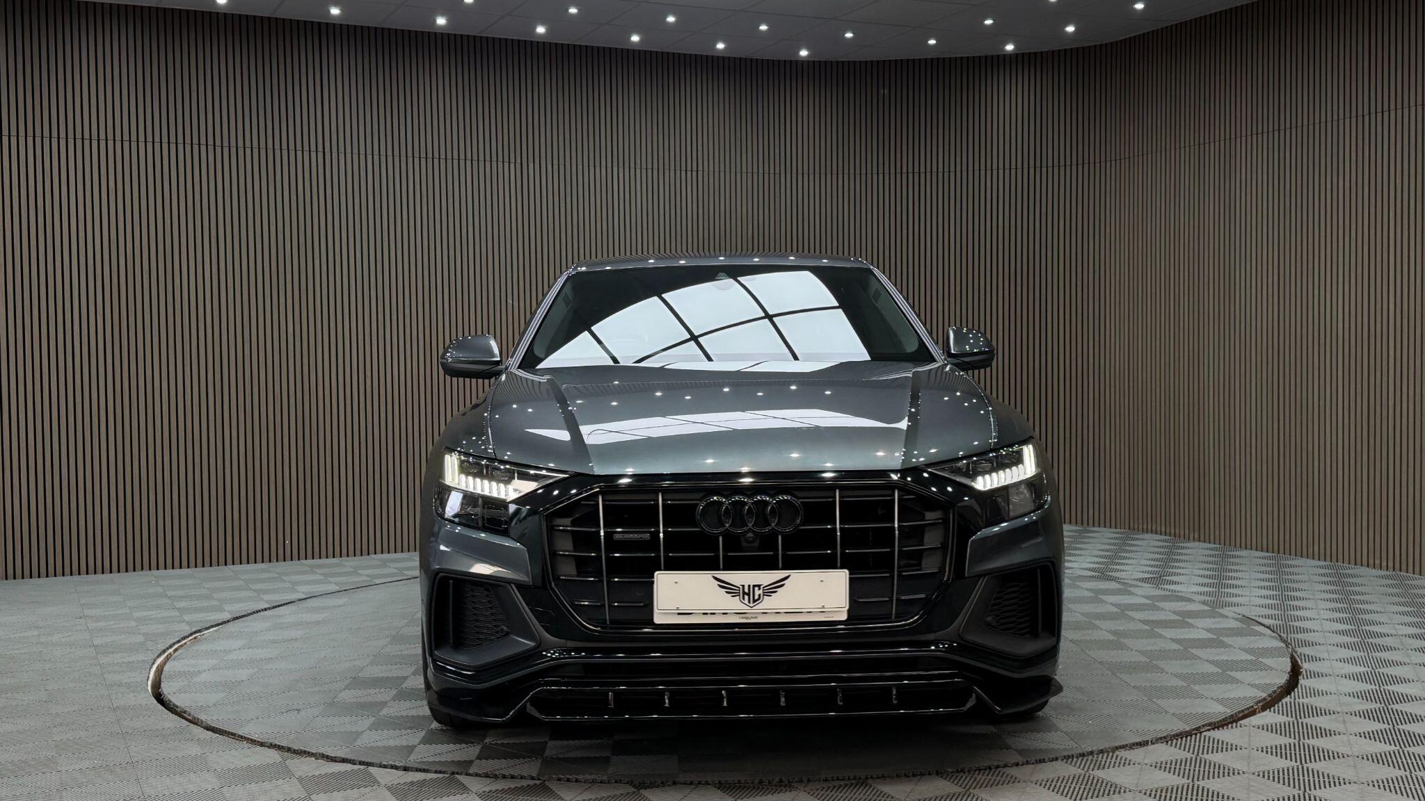 Audi Q8 view 55