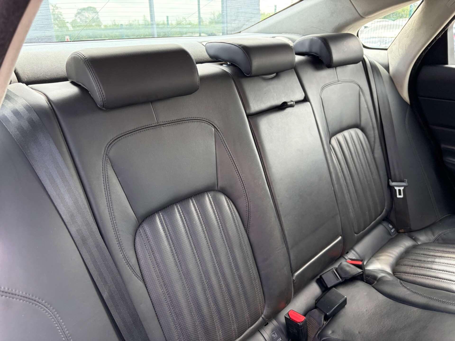 Jaguar XF view 30