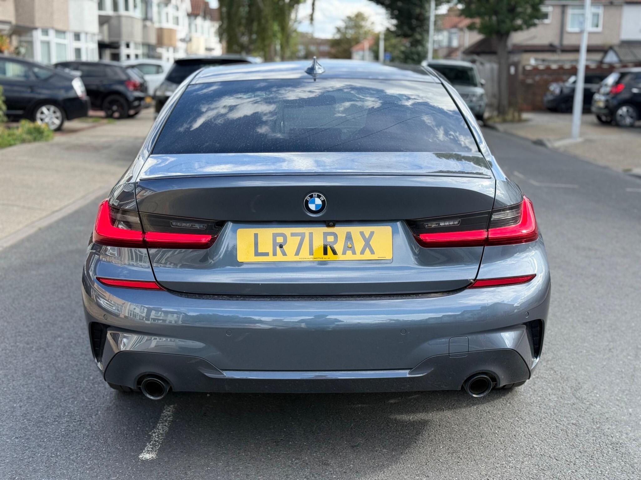 BMW 3 Series view 8