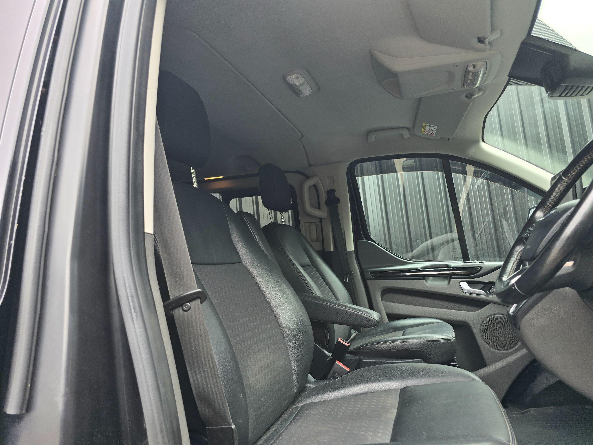 Ford Transit Custom view 13