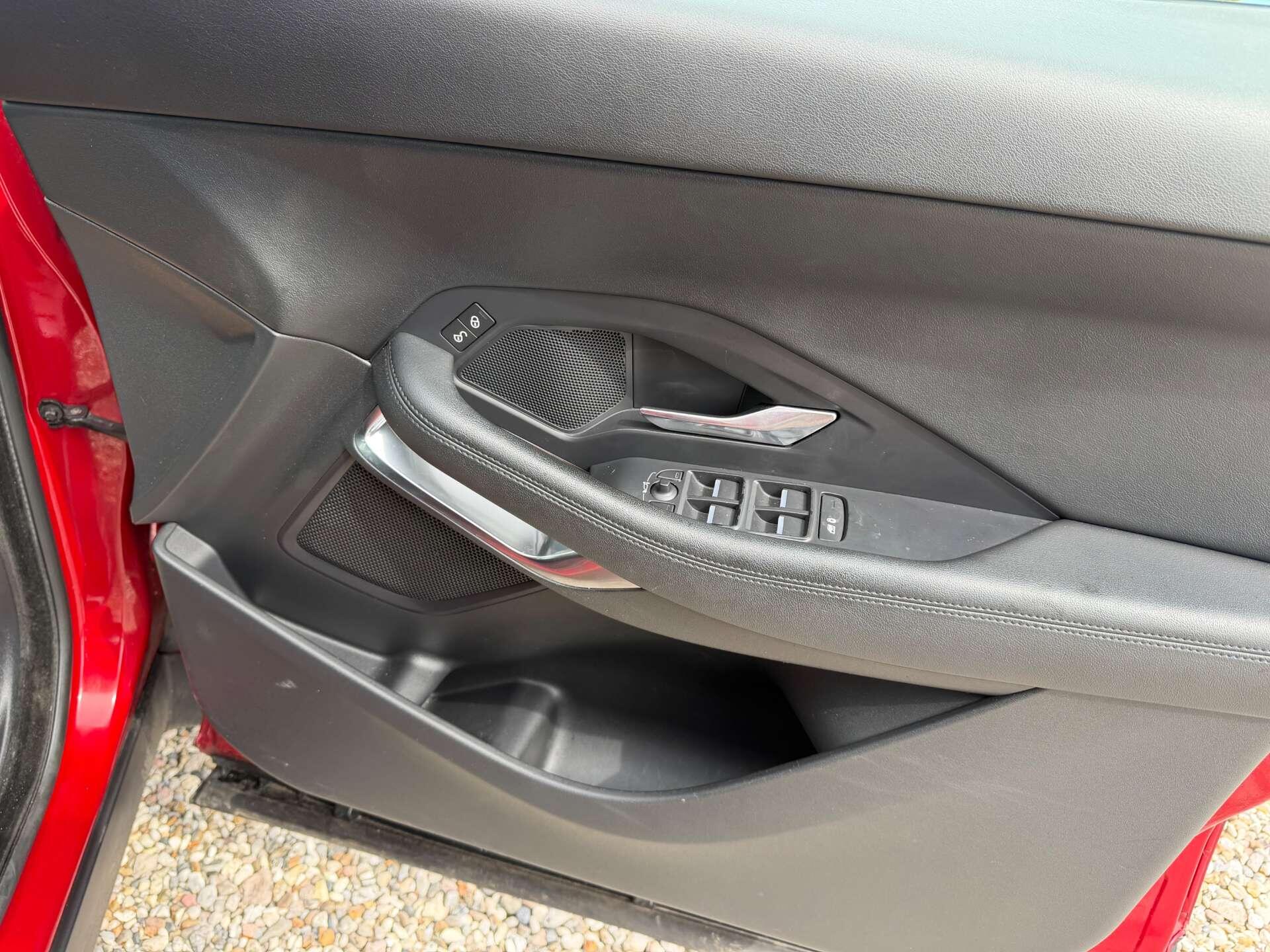Jaguar E-Pace view 22