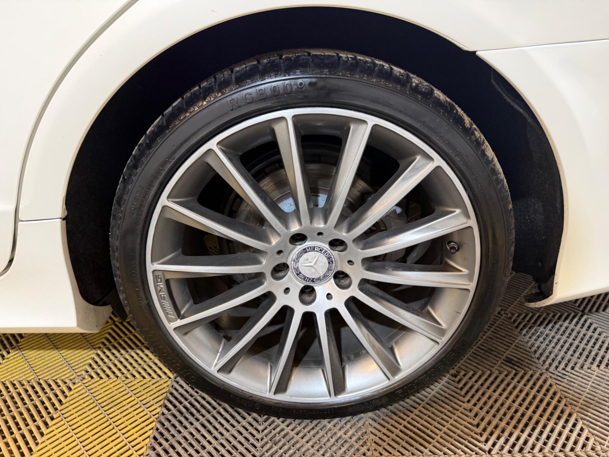 Mercedes-Benz CLS view 58