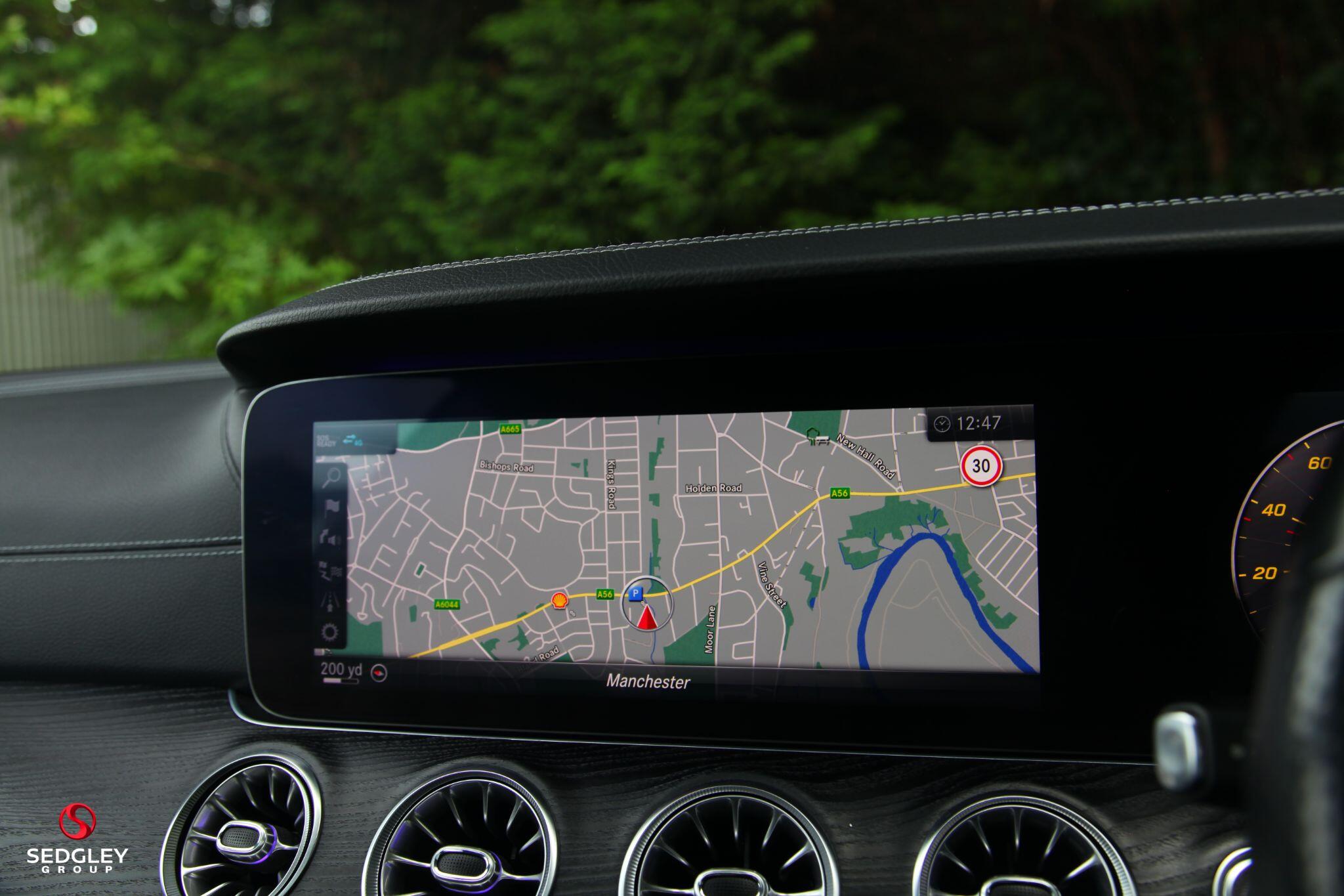 Mercedes-Benz E Class view 27