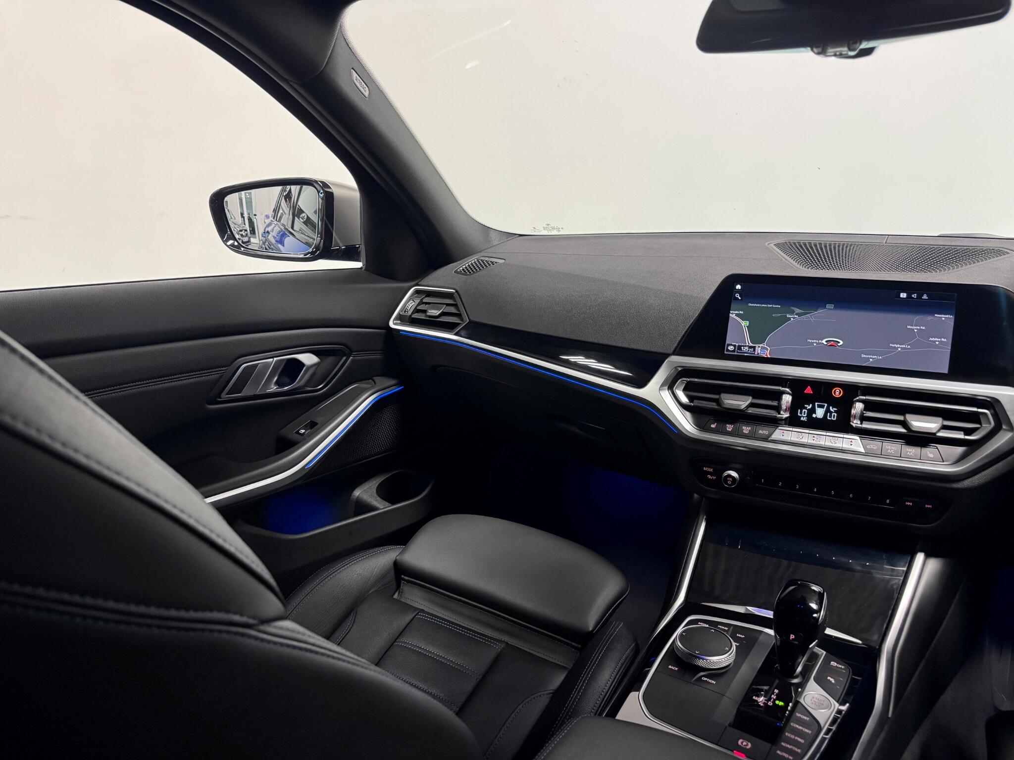 BMW 3 Series view 30