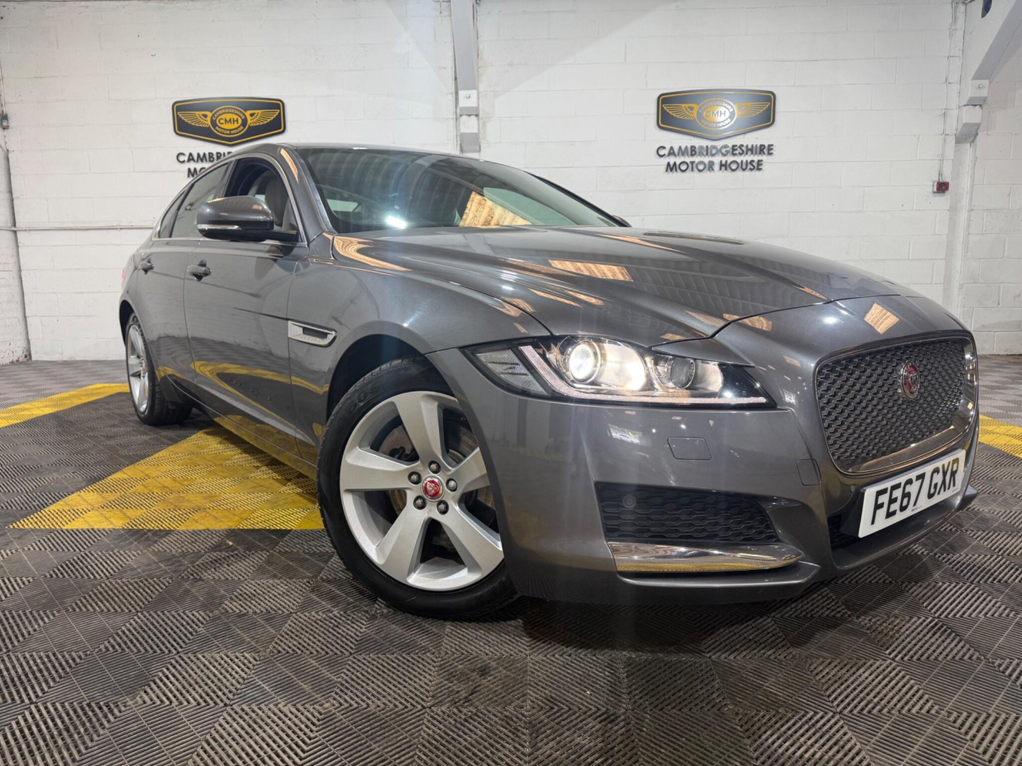 Jaguar XF main image