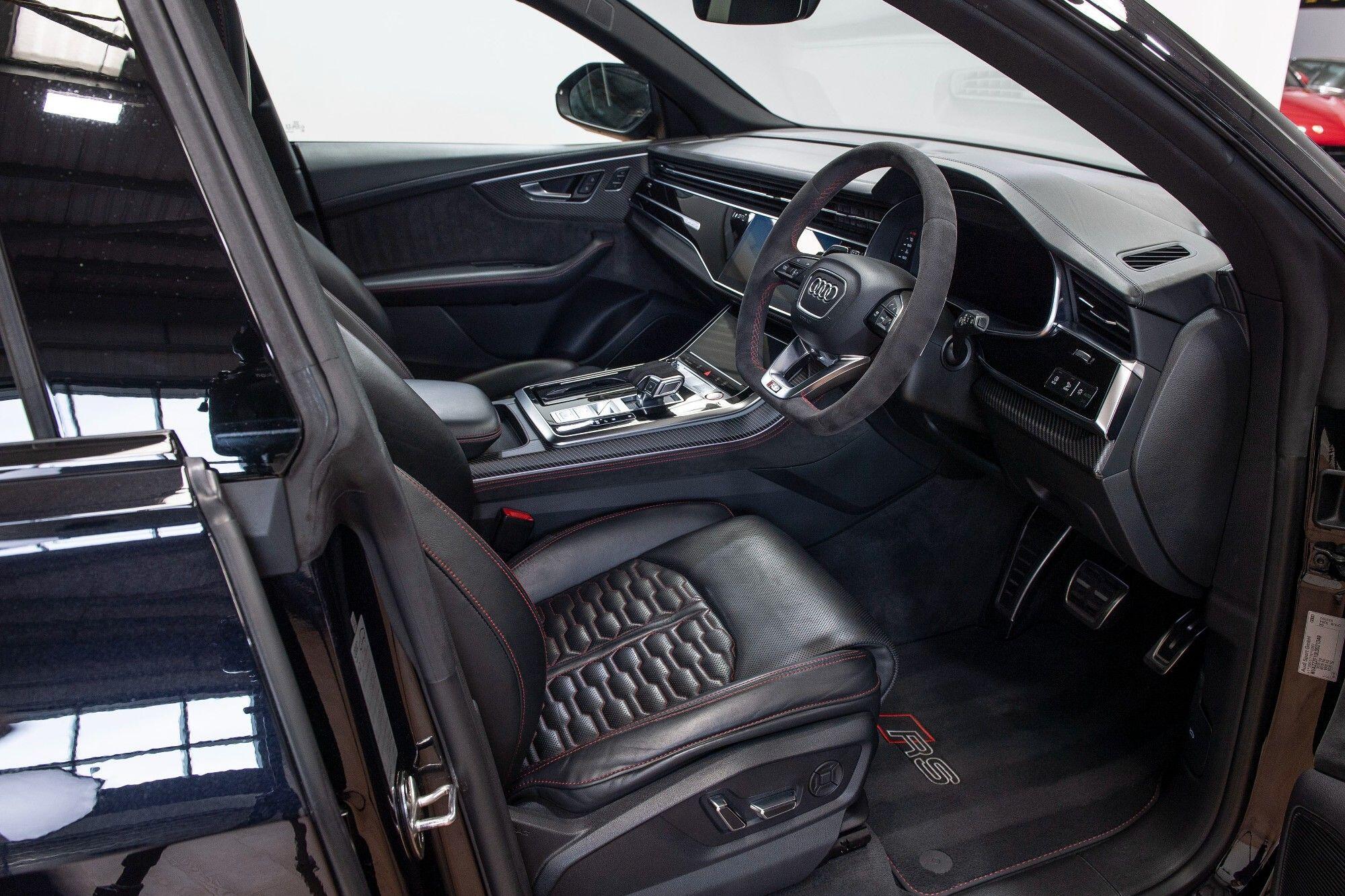 Audi RSQ8 view 11