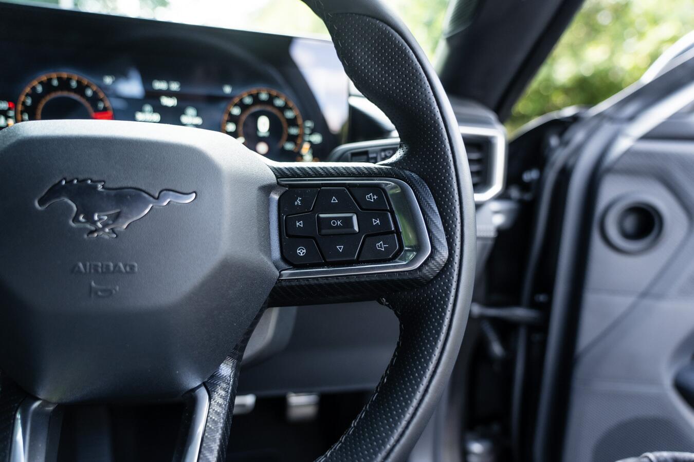 Ford Mustang view 45