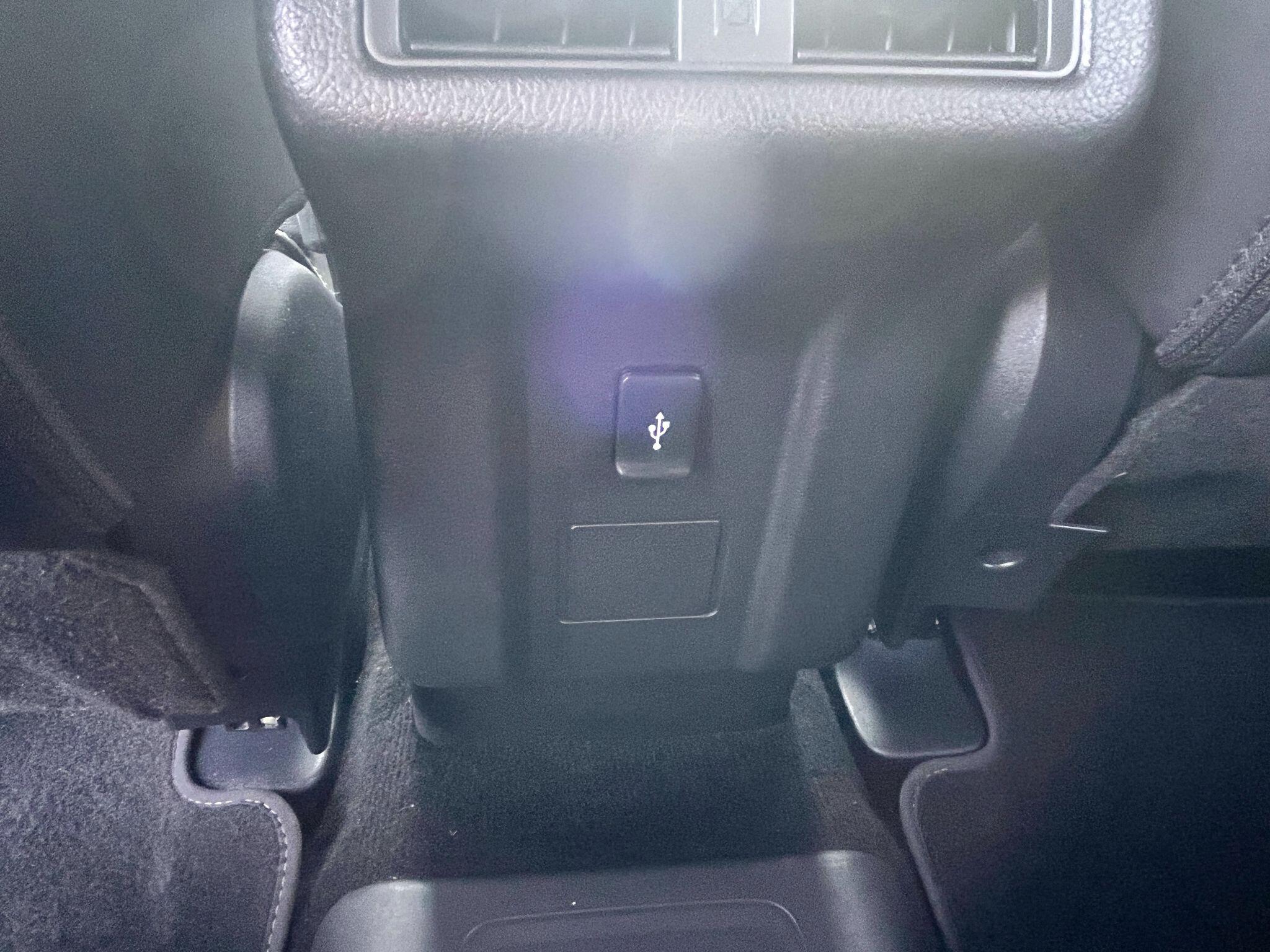 Mitsubishi Outlander view 34