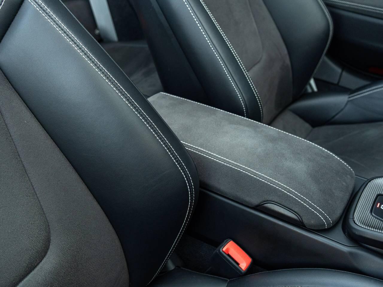 Porsche 911 view 36