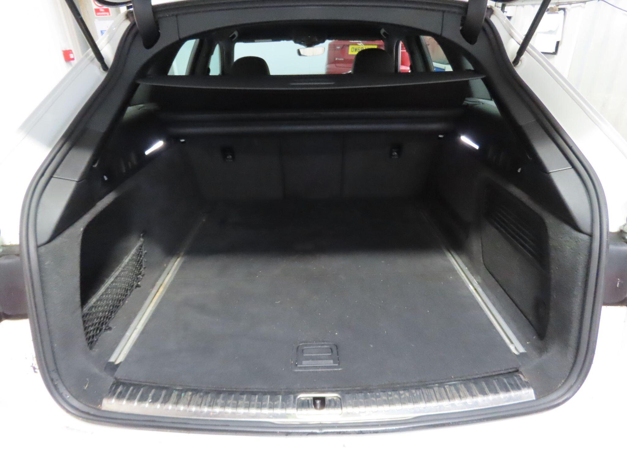 Audi A6 view 9