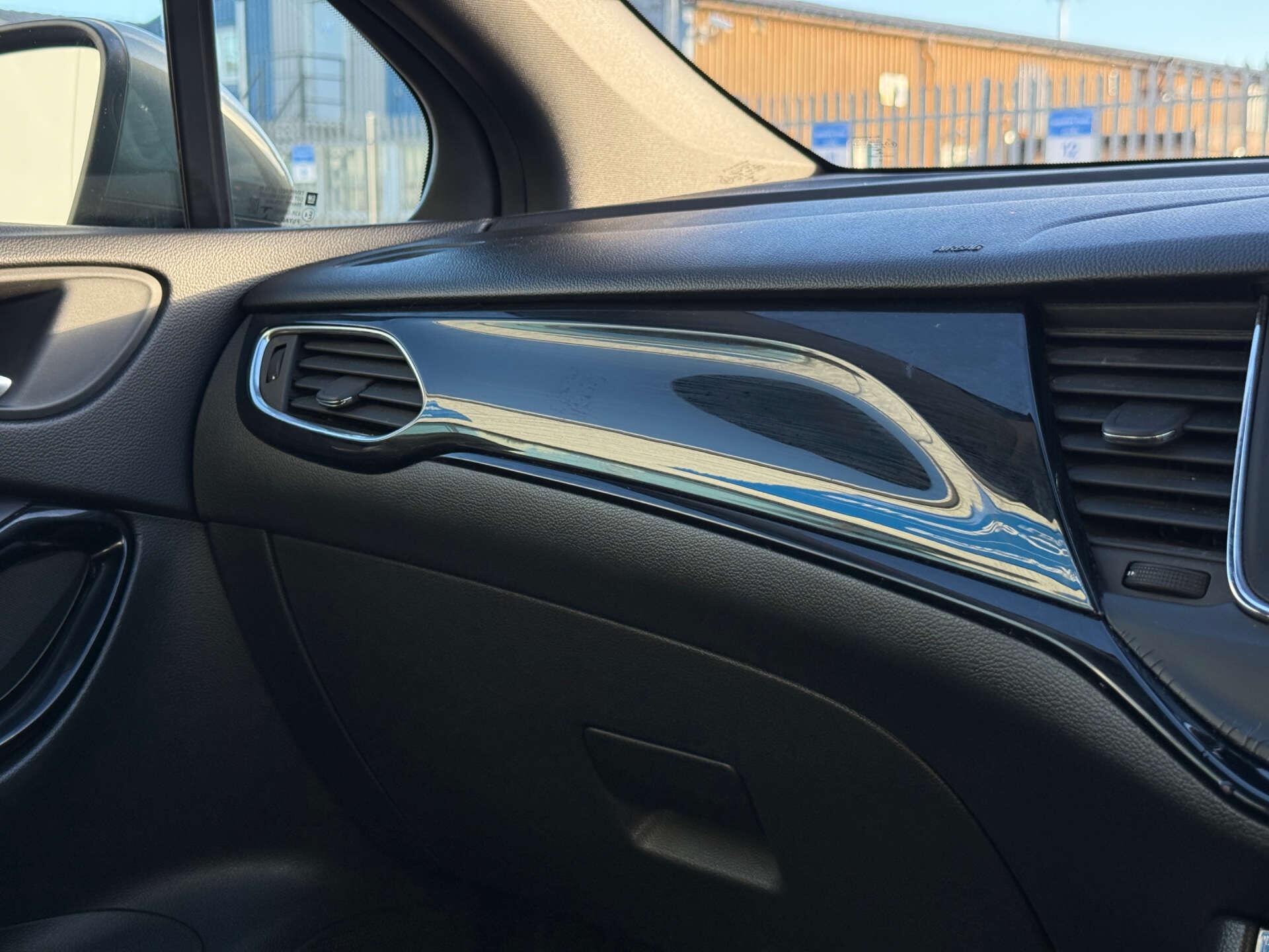 Vauxhall Astra view 50