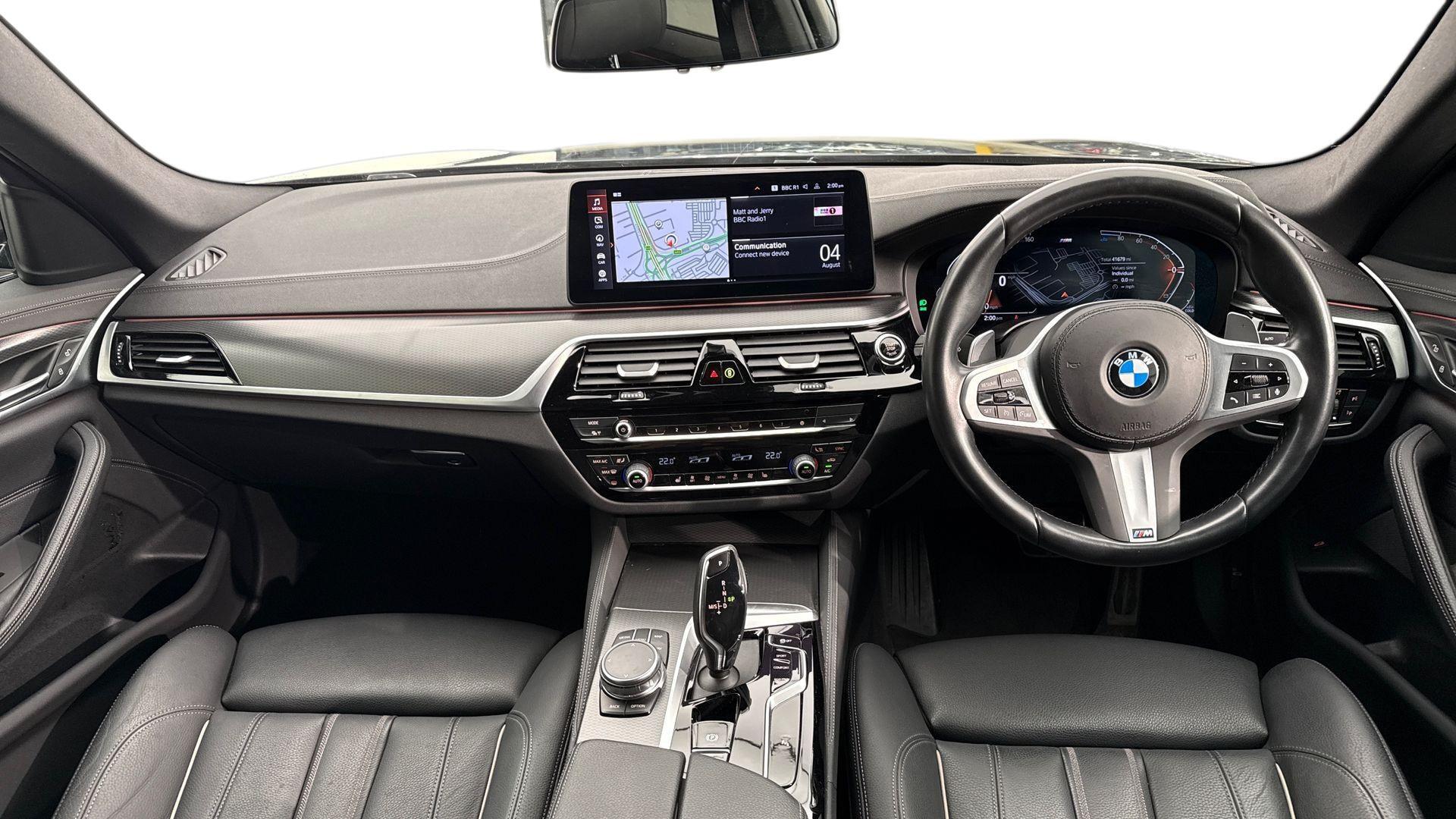 BMW 5 Series view 4