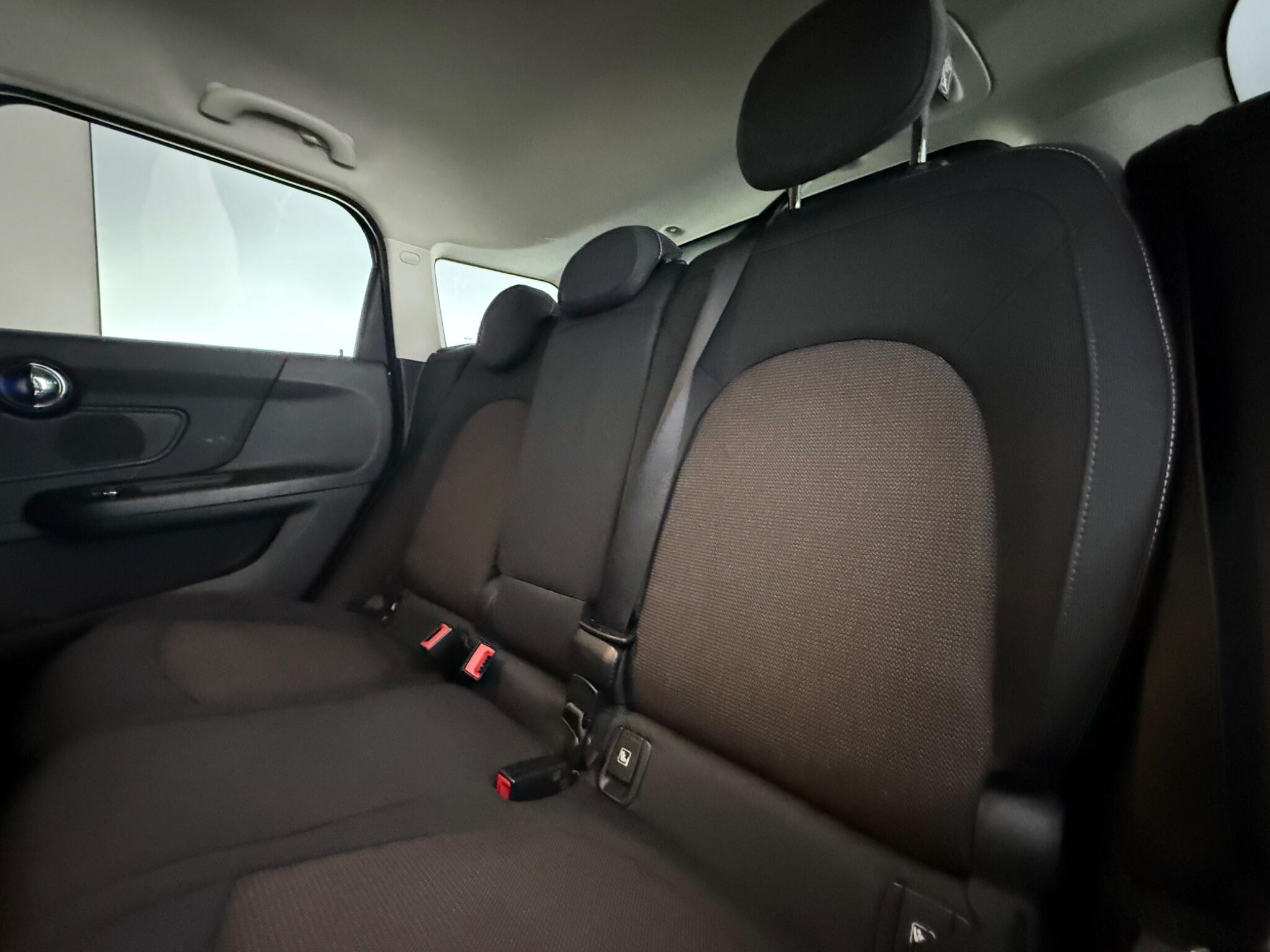 Mini Countryman view 31