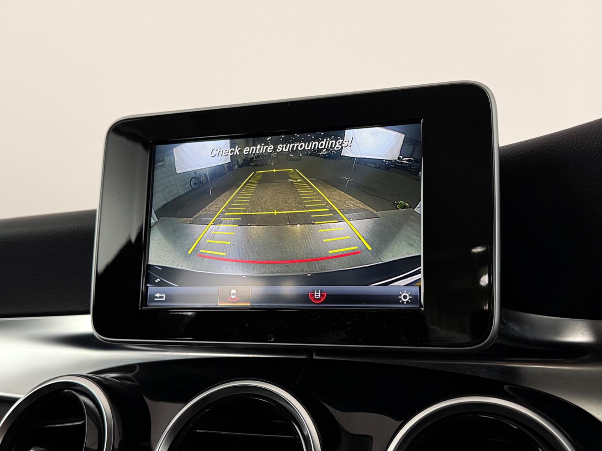 Mercedes-Benz C-Class view 19
