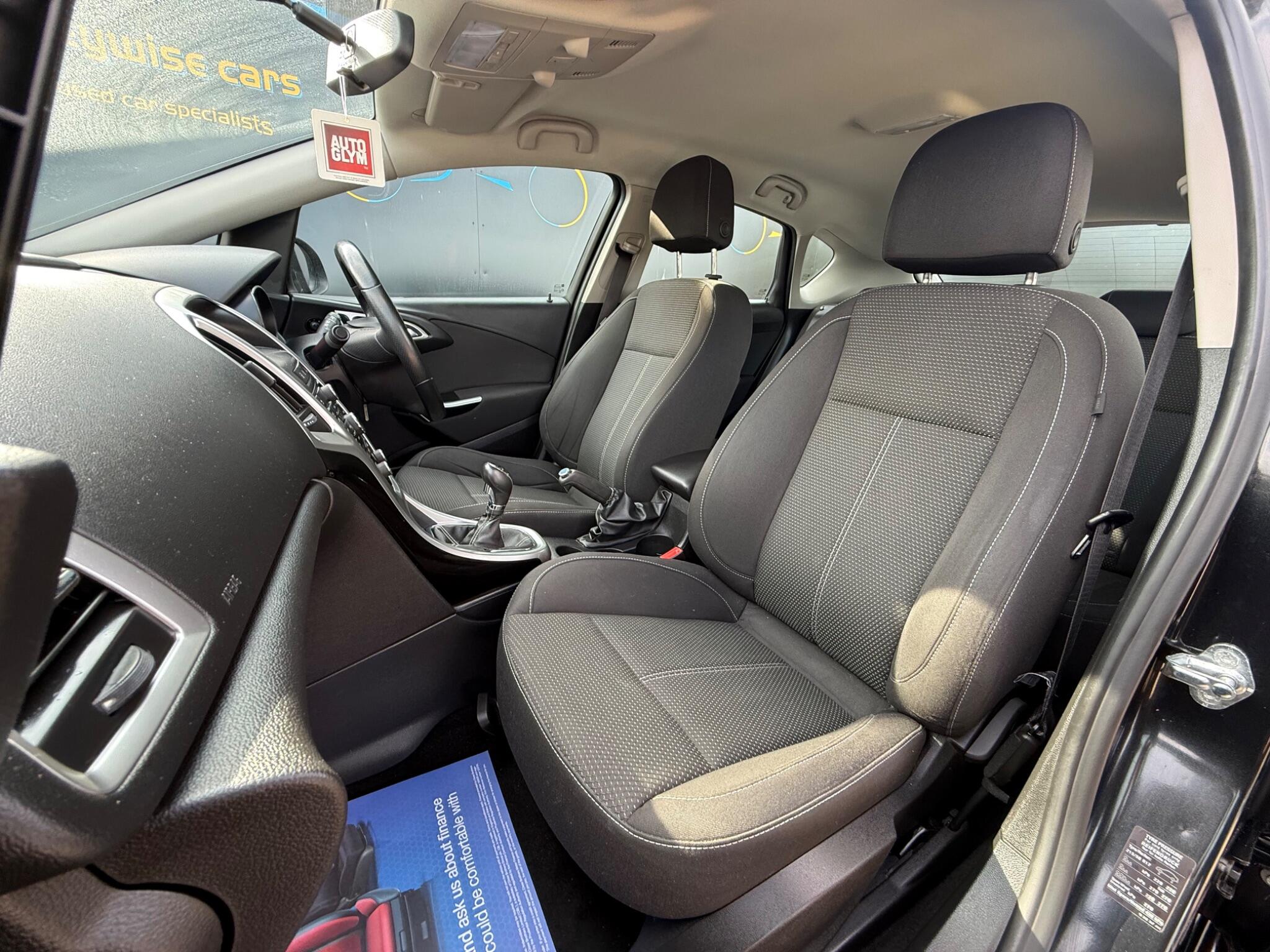 Vauxhall Astra view 25