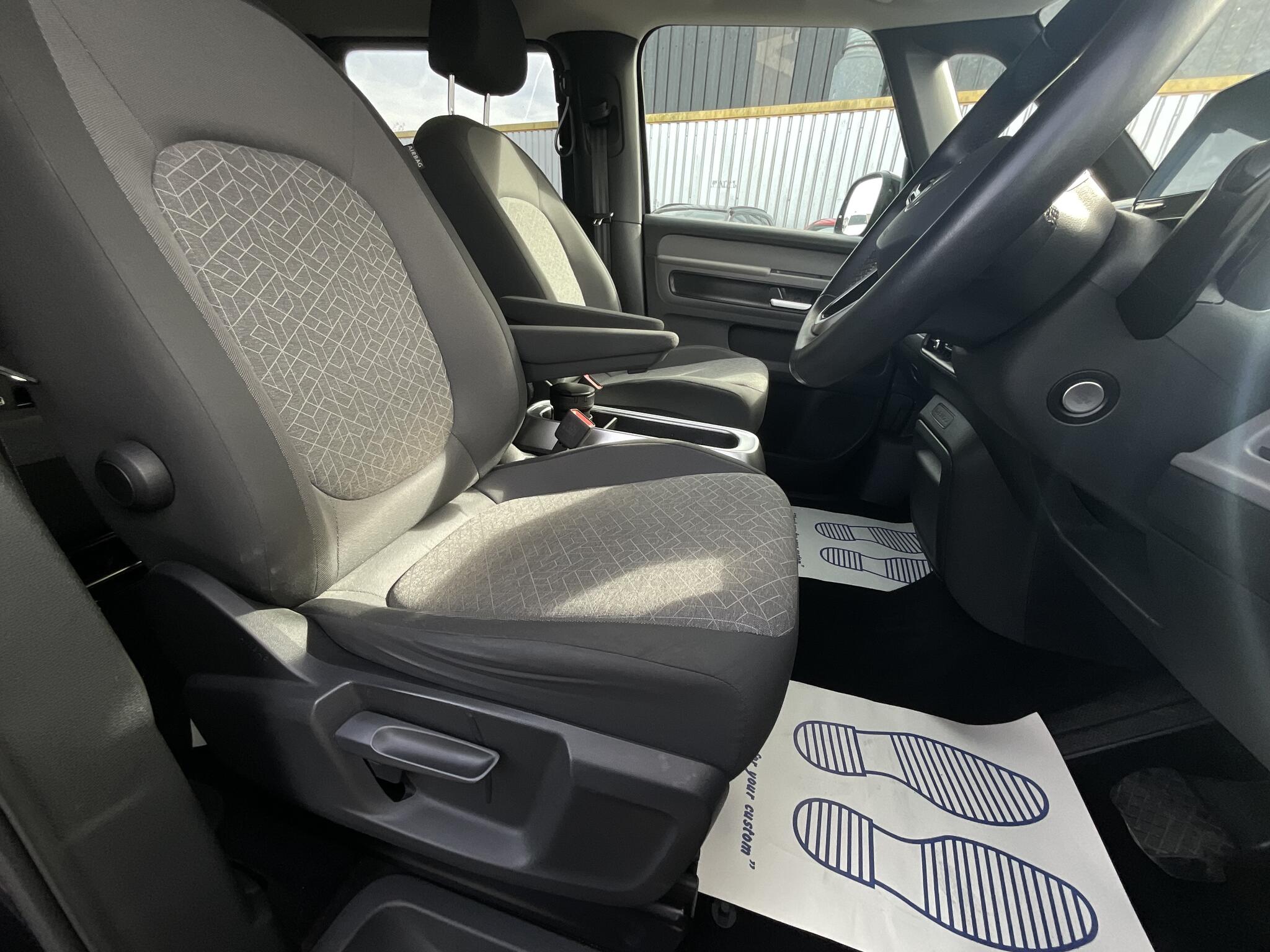 Volkswagen Id. Buzz view 8