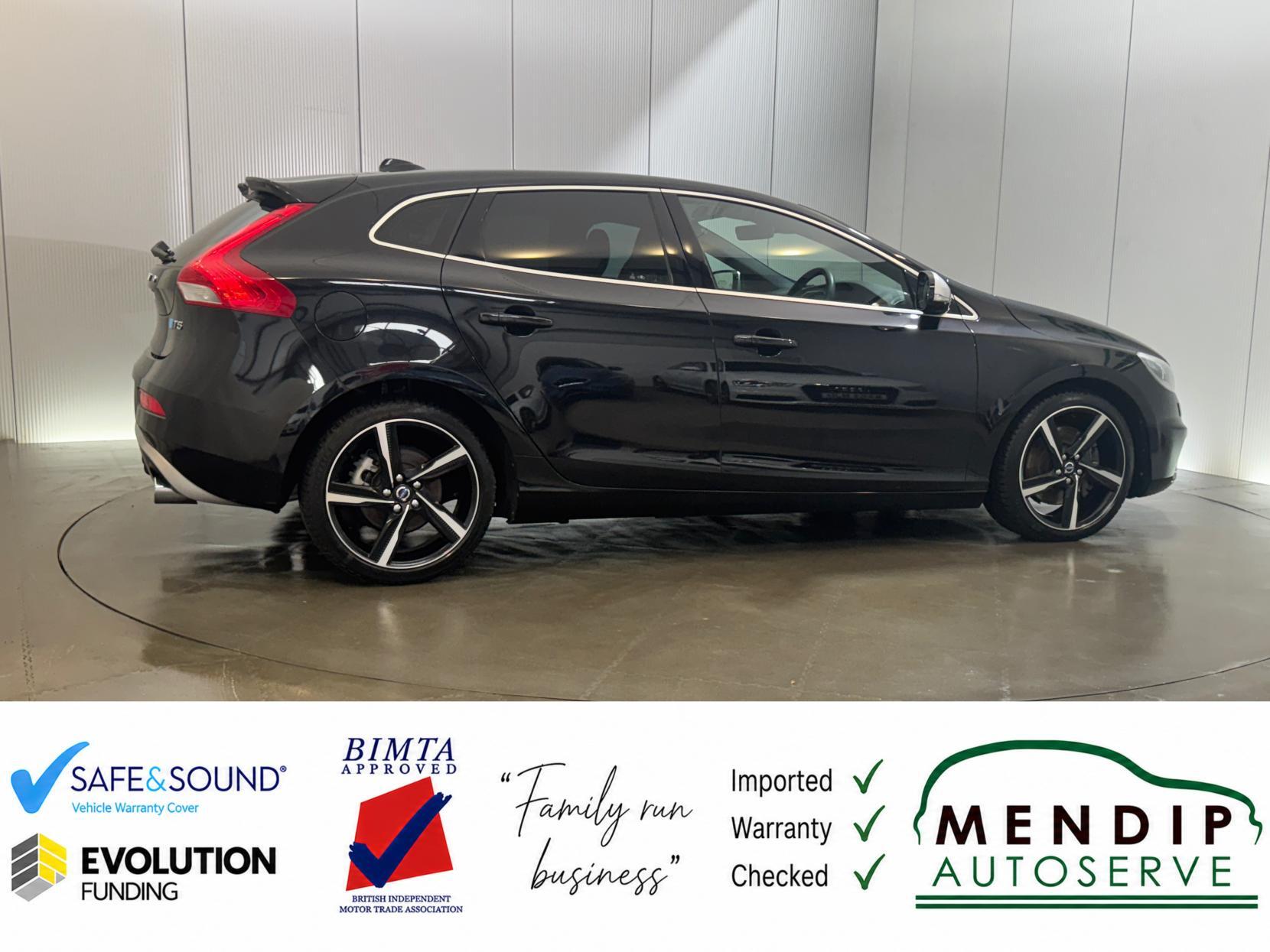 Volvo V40 view 26