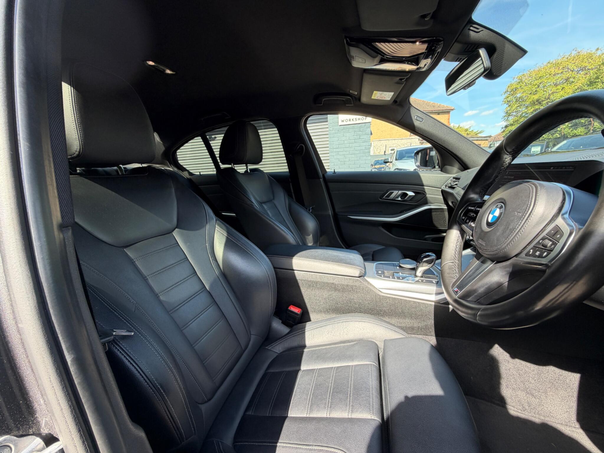 BMW 3 Series view 9