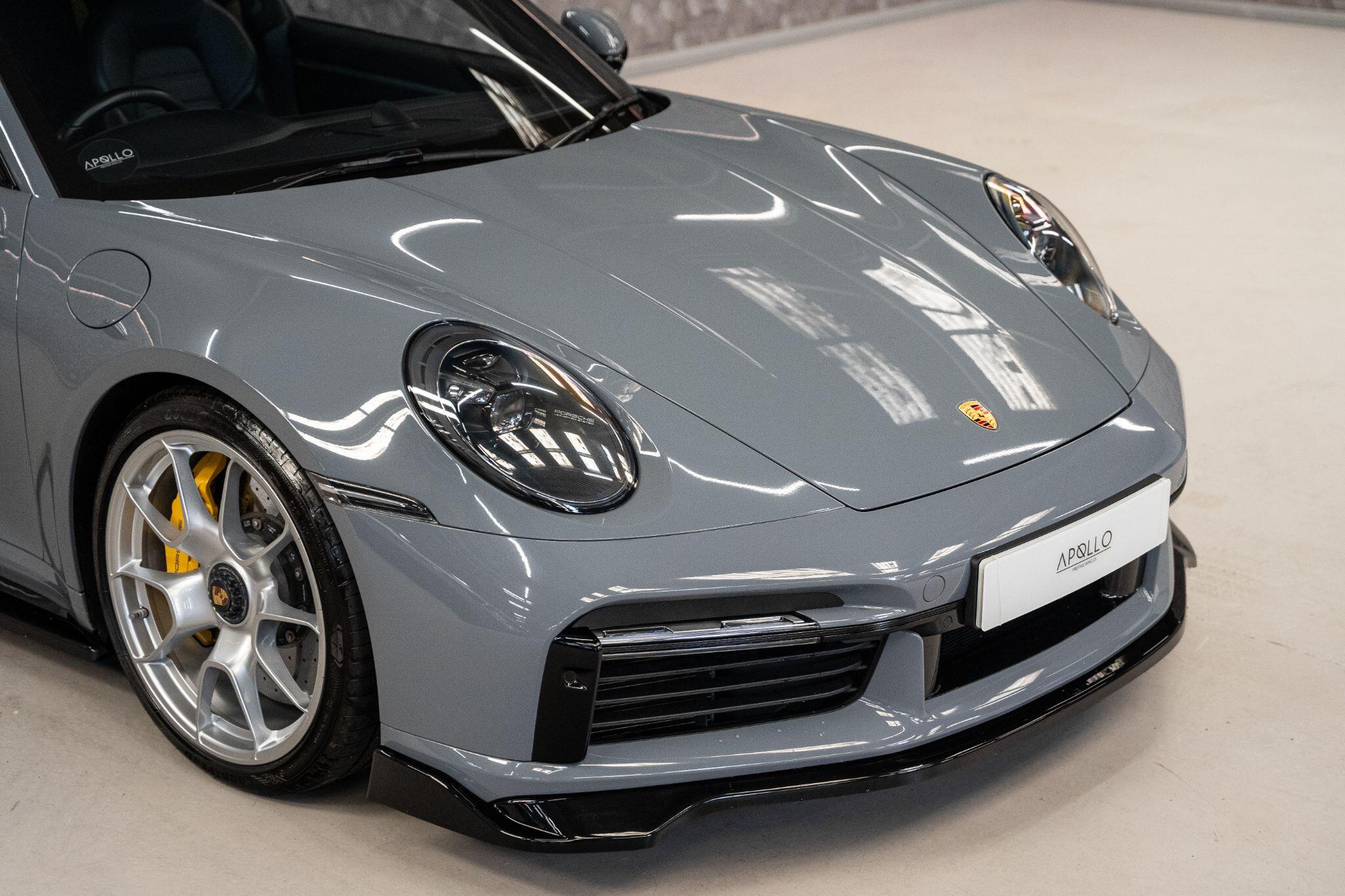 Porsche 911 view 45