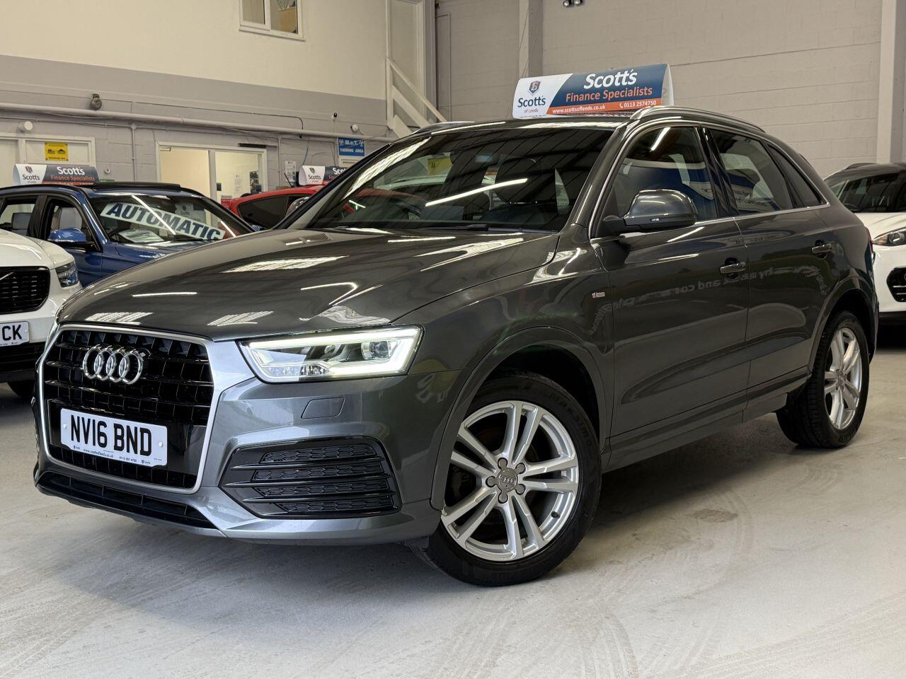 Audi Q3 view 3