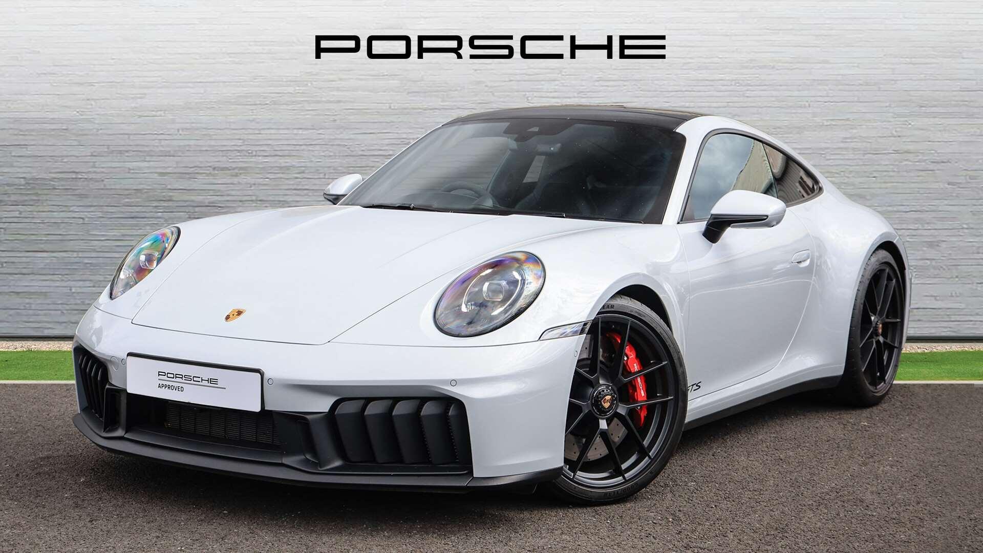 Porsche 911 view 2