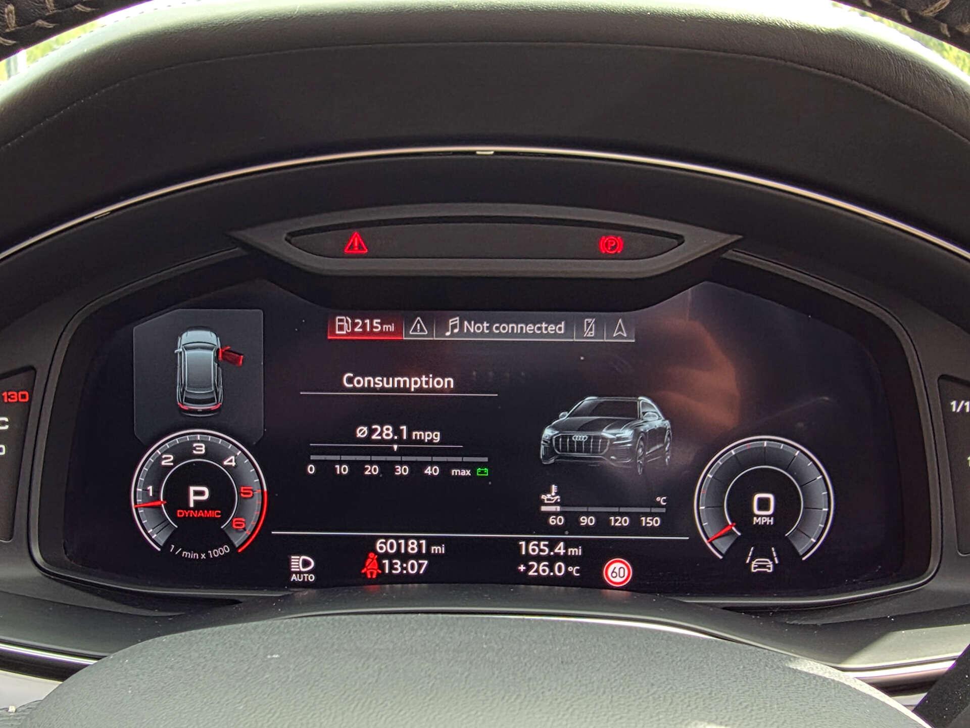 Audi Q8 view 33