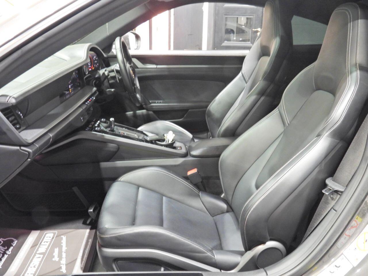 Porsche 911 view 16