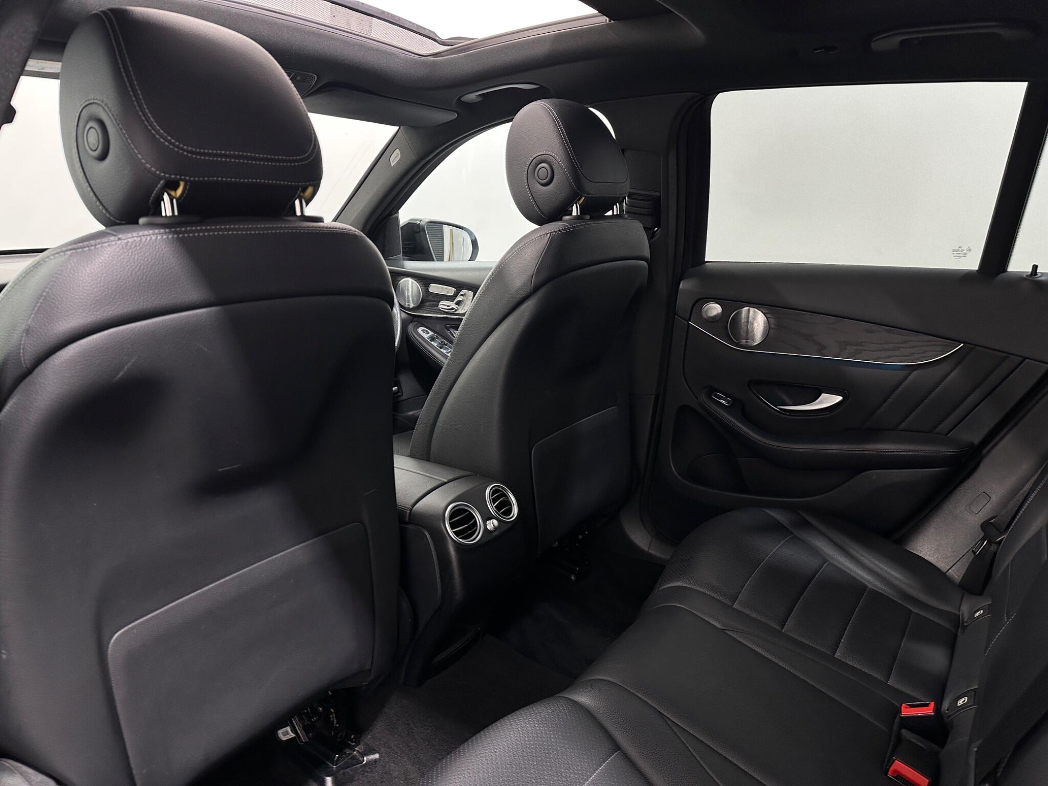 Mercedes-Benz GLC view 38