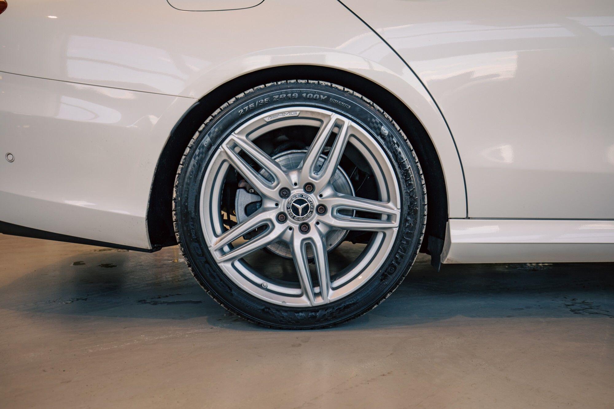 Mercedes-Benz E-Class view 7