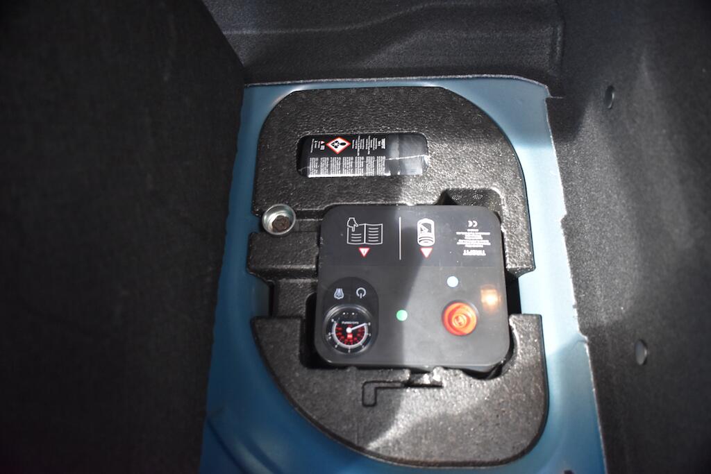 Mini Cooper view 50