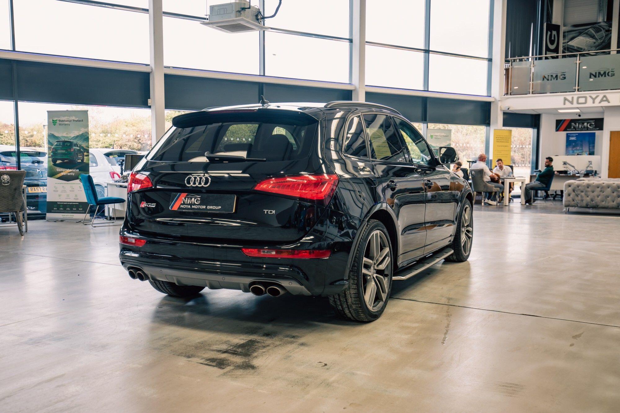 Audi SQ5 view 30