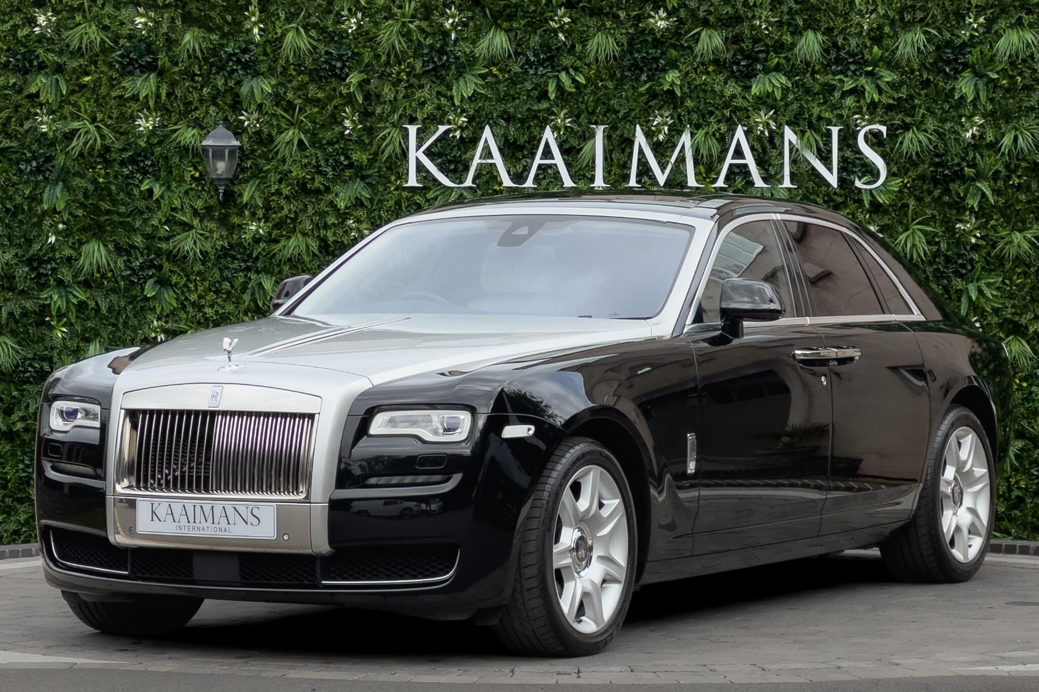 Rolls-Royce Ghost view 3