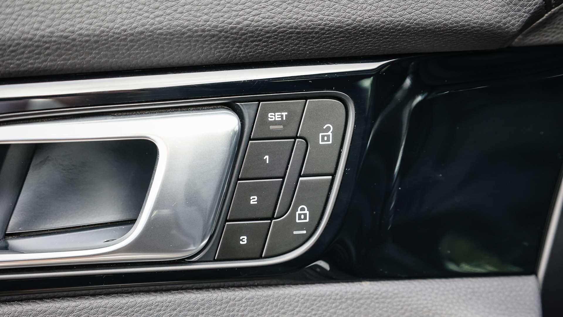 Porsche Panamera view 22