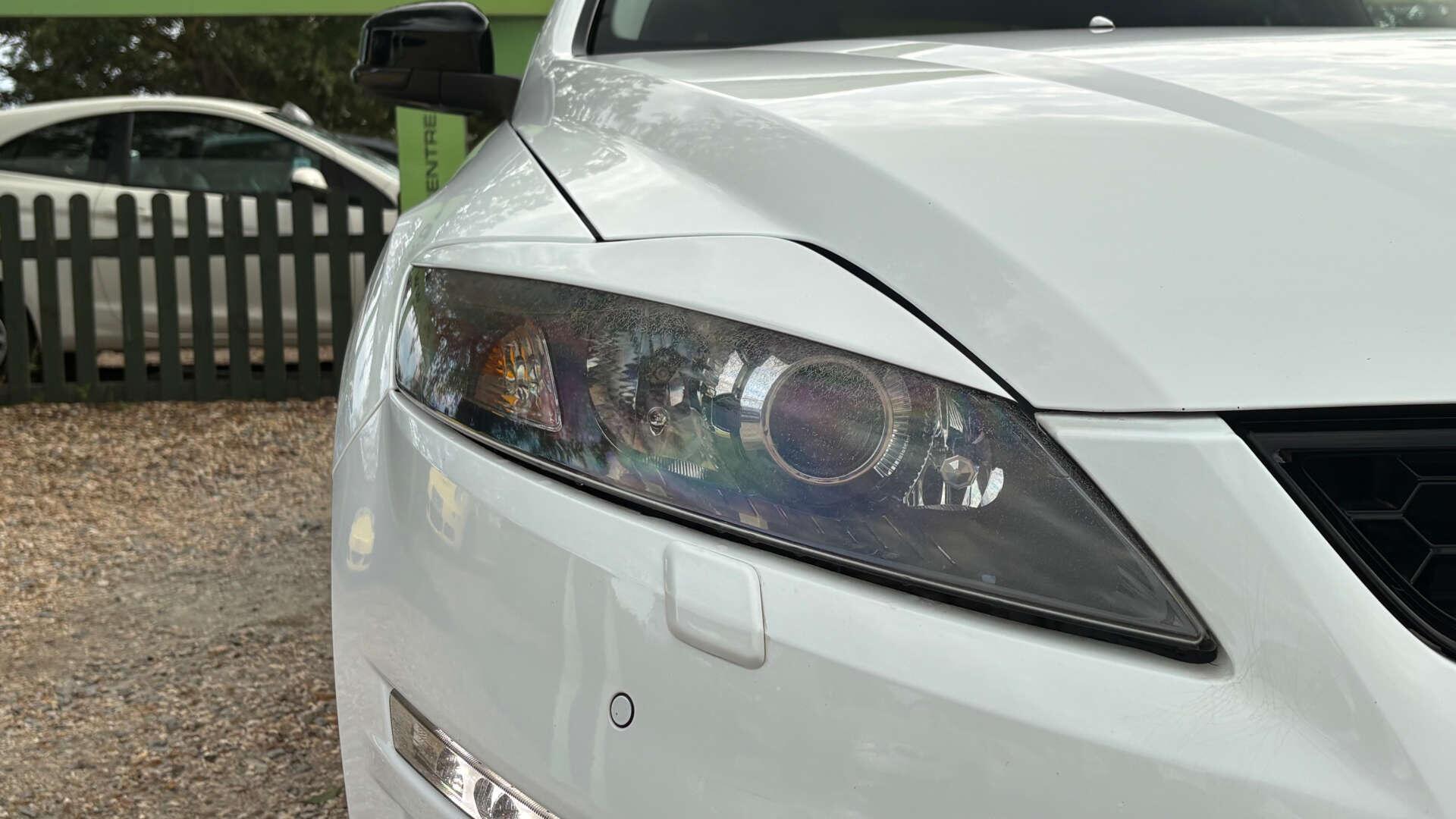 Ford Mondeo view 40