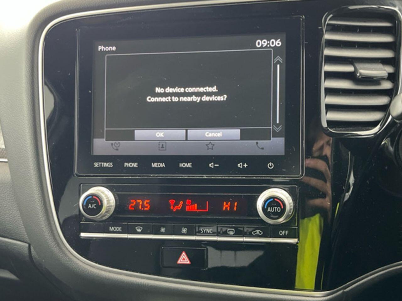 Mitsubishi Outlander view 6
