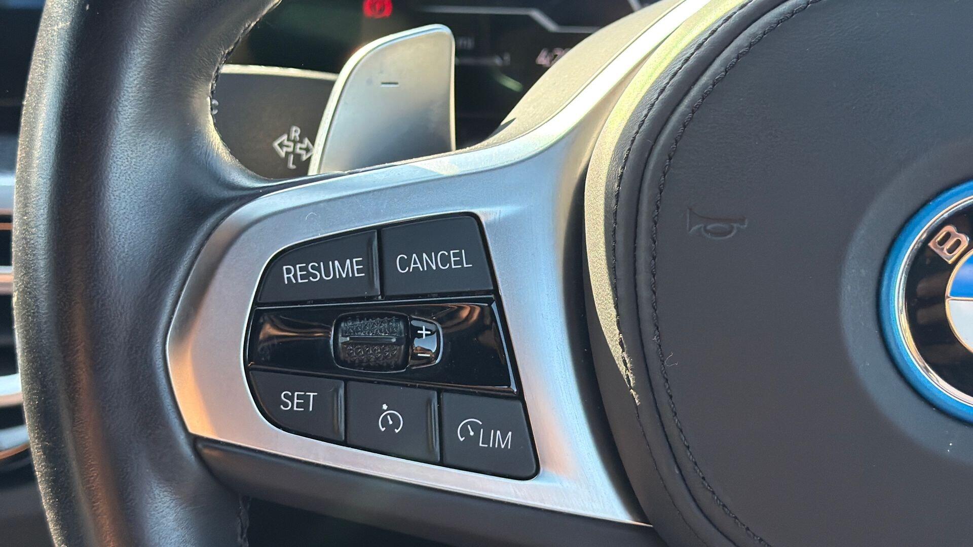 BMW 3 Series view 17