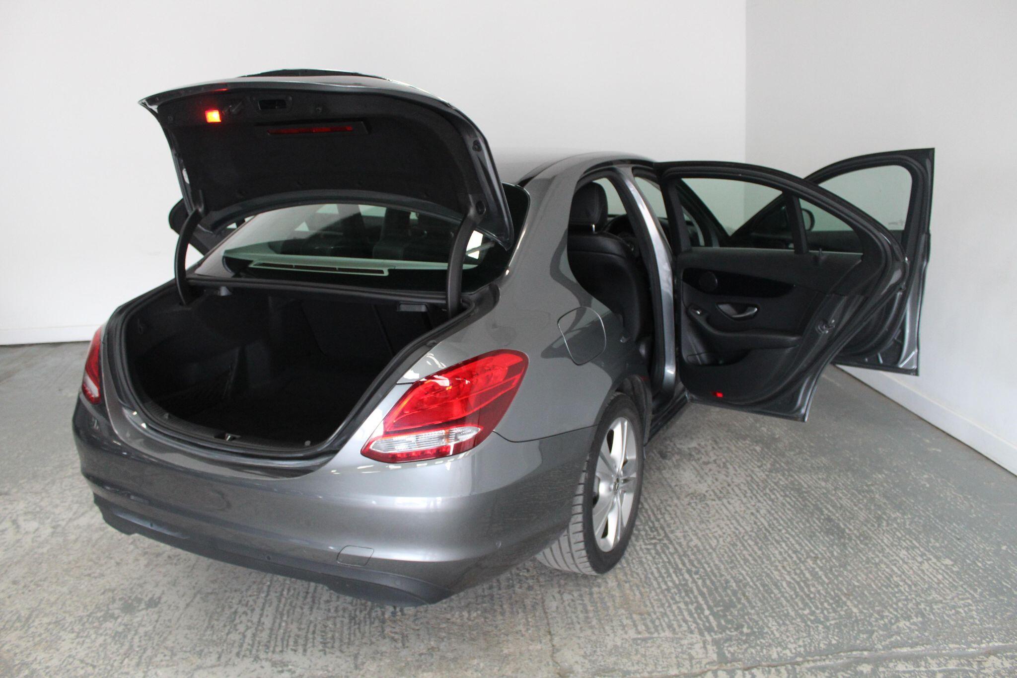 Mercedes-Benz C-Class view 20