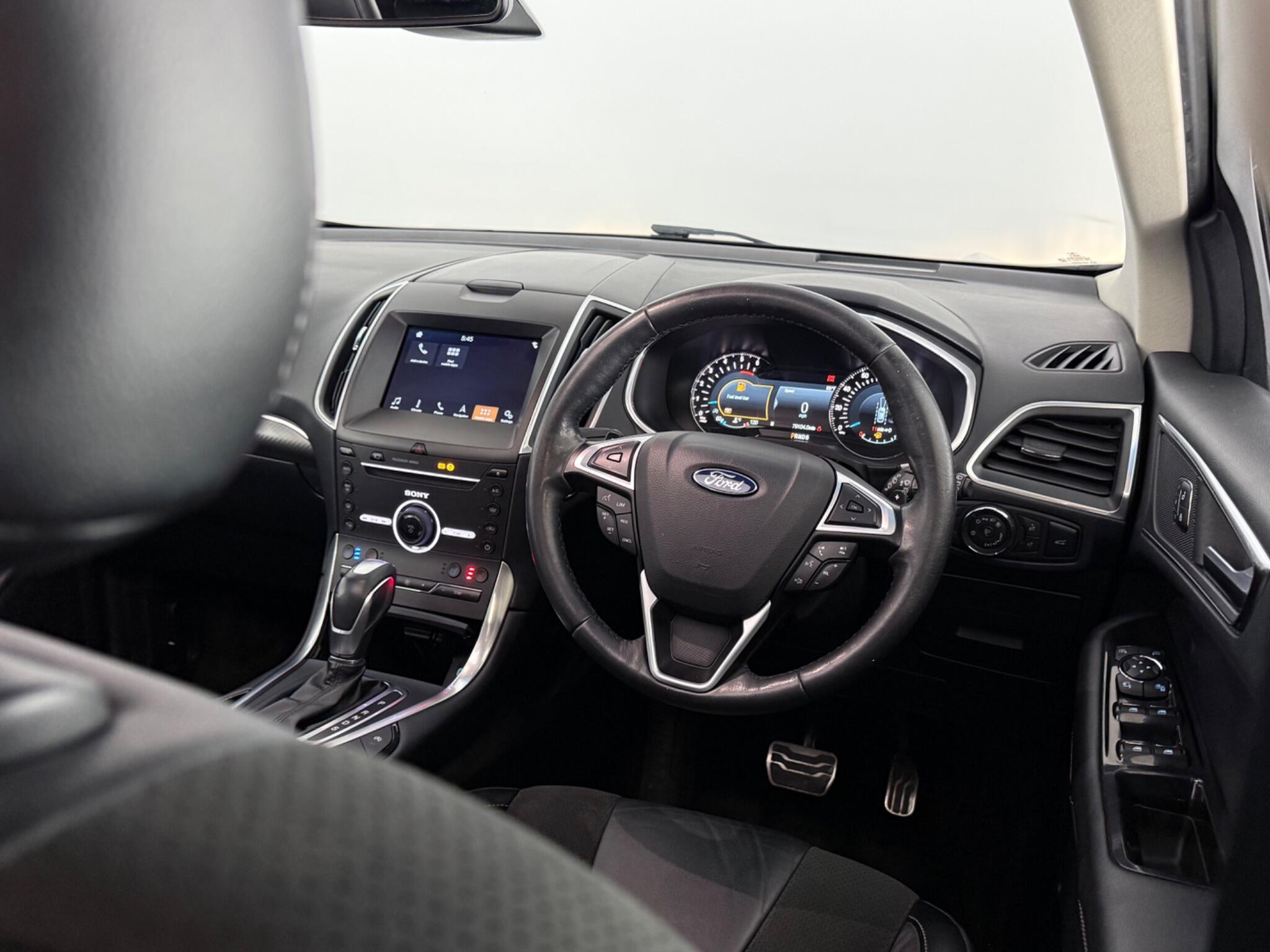 Ford Edge view 11
