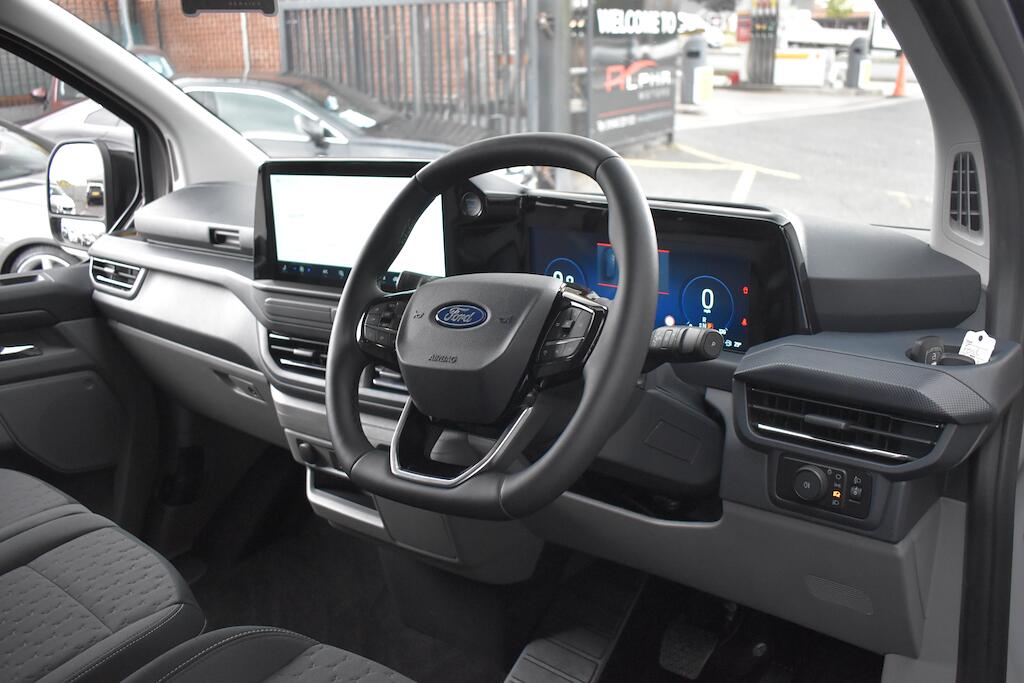Ford Transit Custom view 9