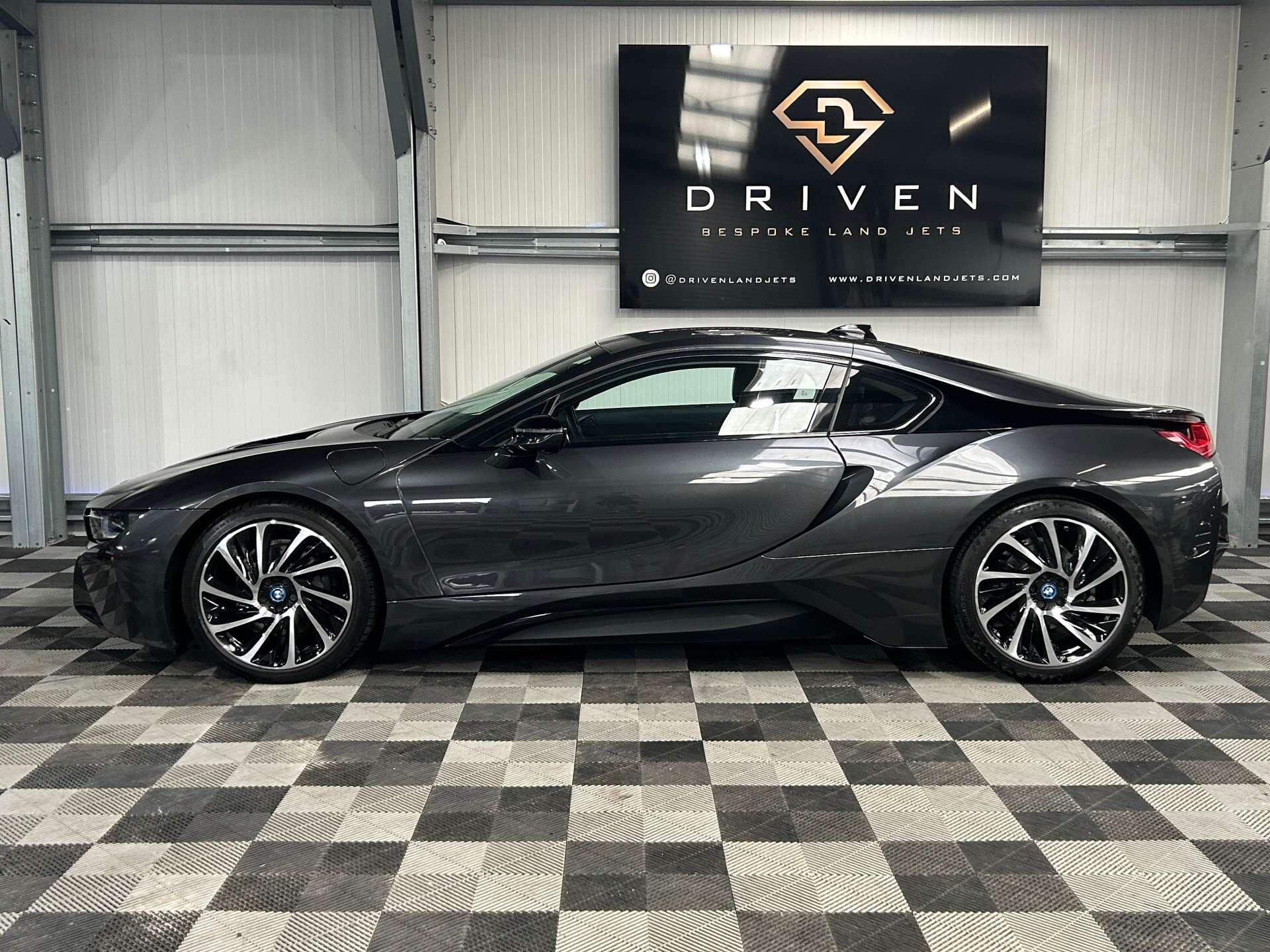BMW I8 view 17
