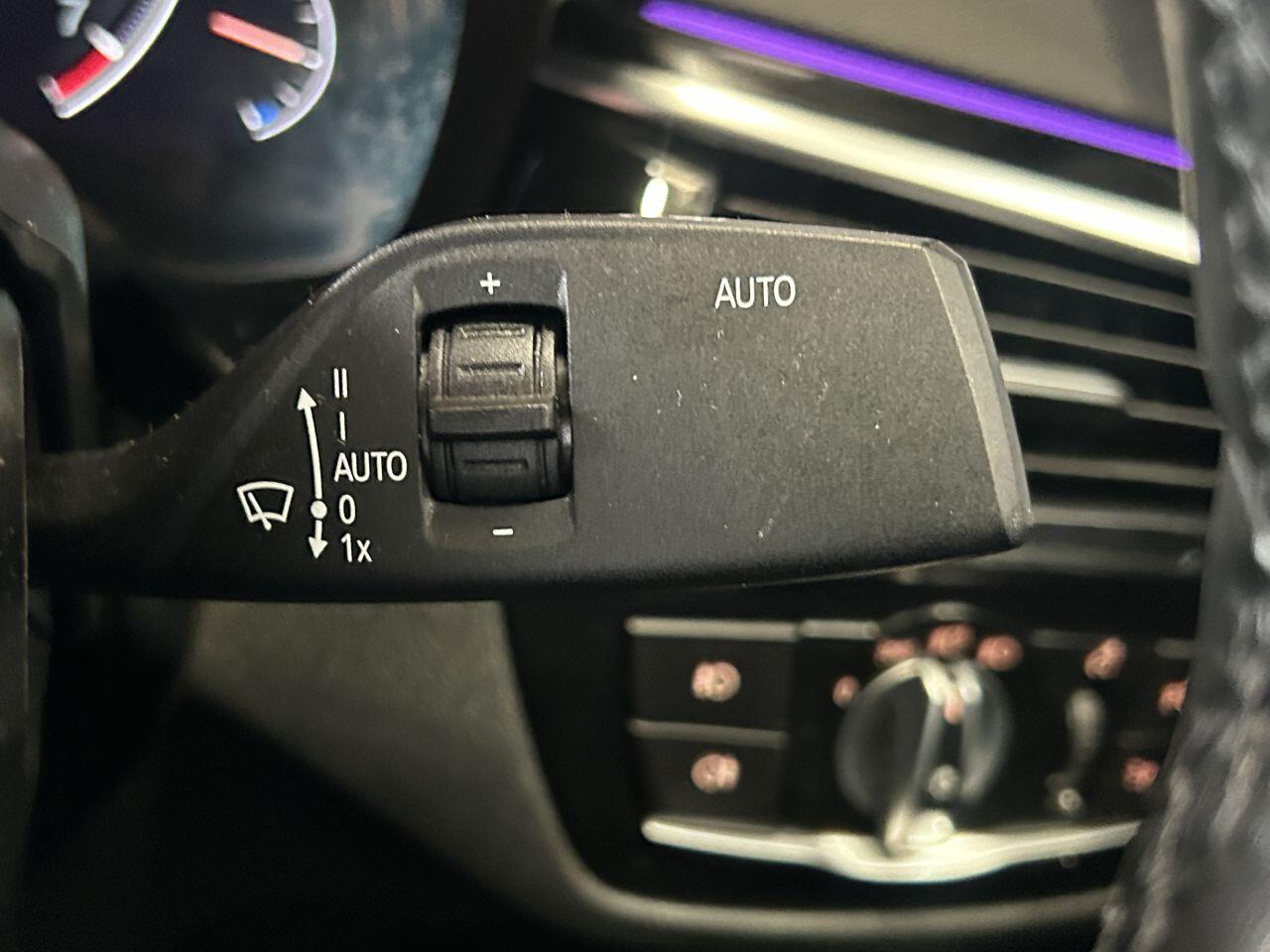 BMW 5 Series view 24