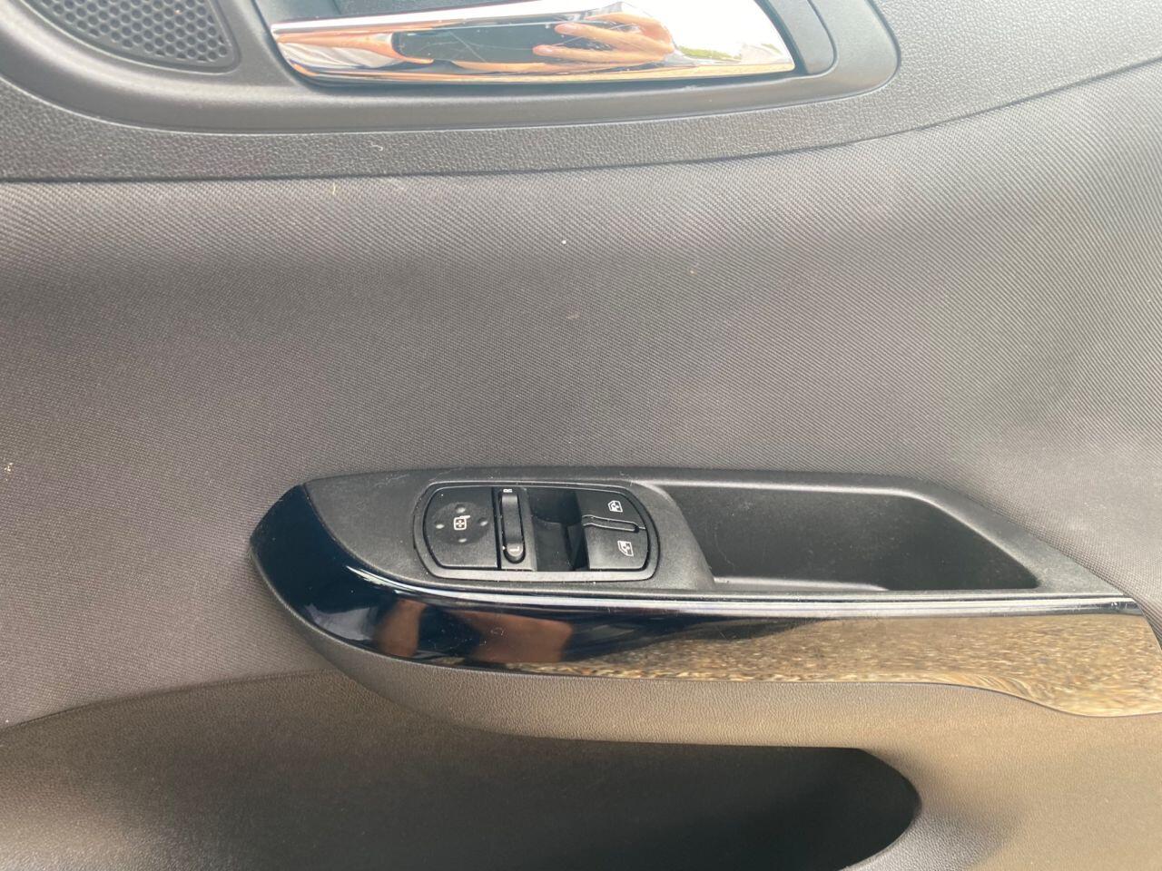 Vauxhall Corsa view 29