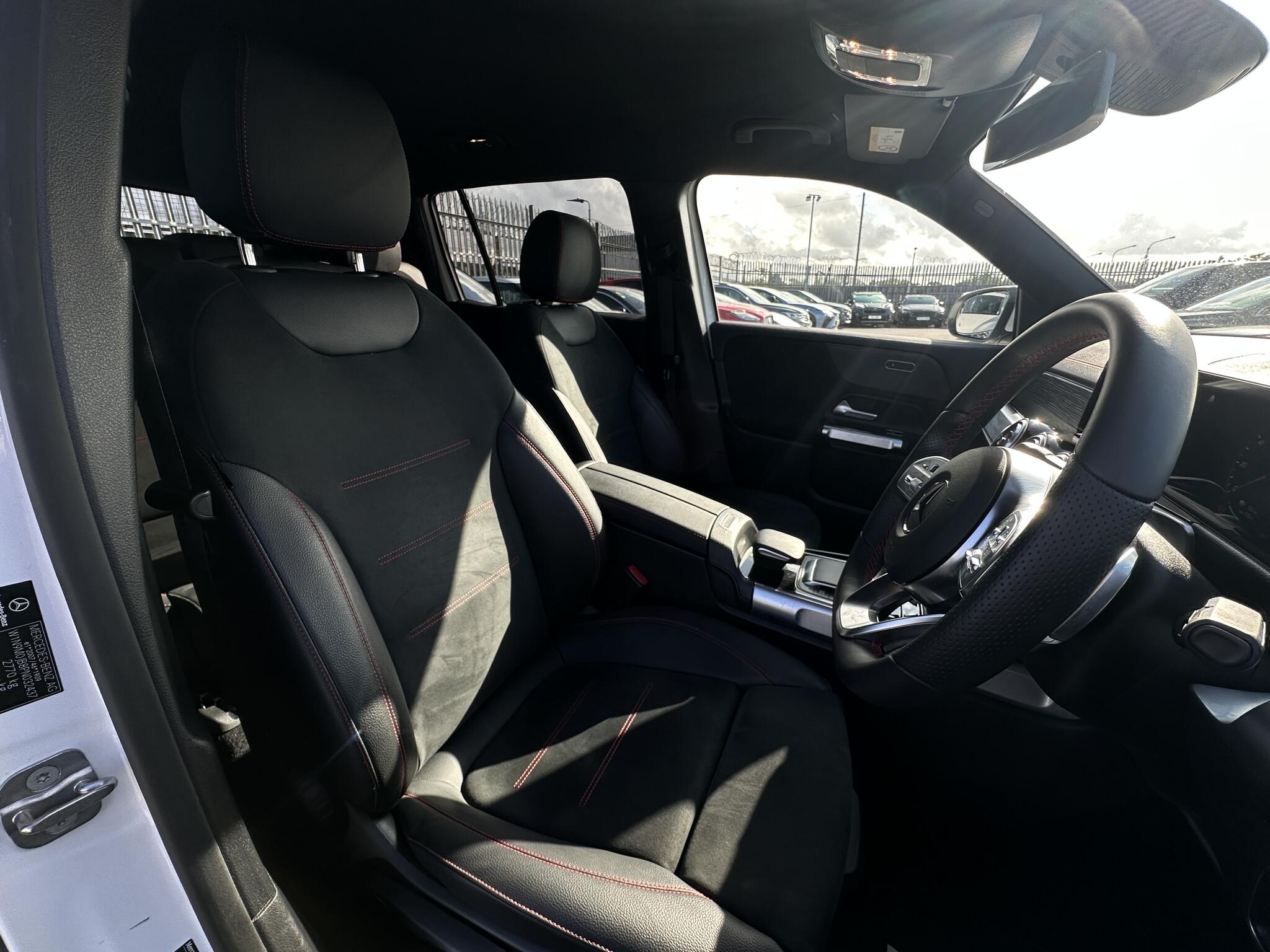 Mercedes-Benz EQB view 8