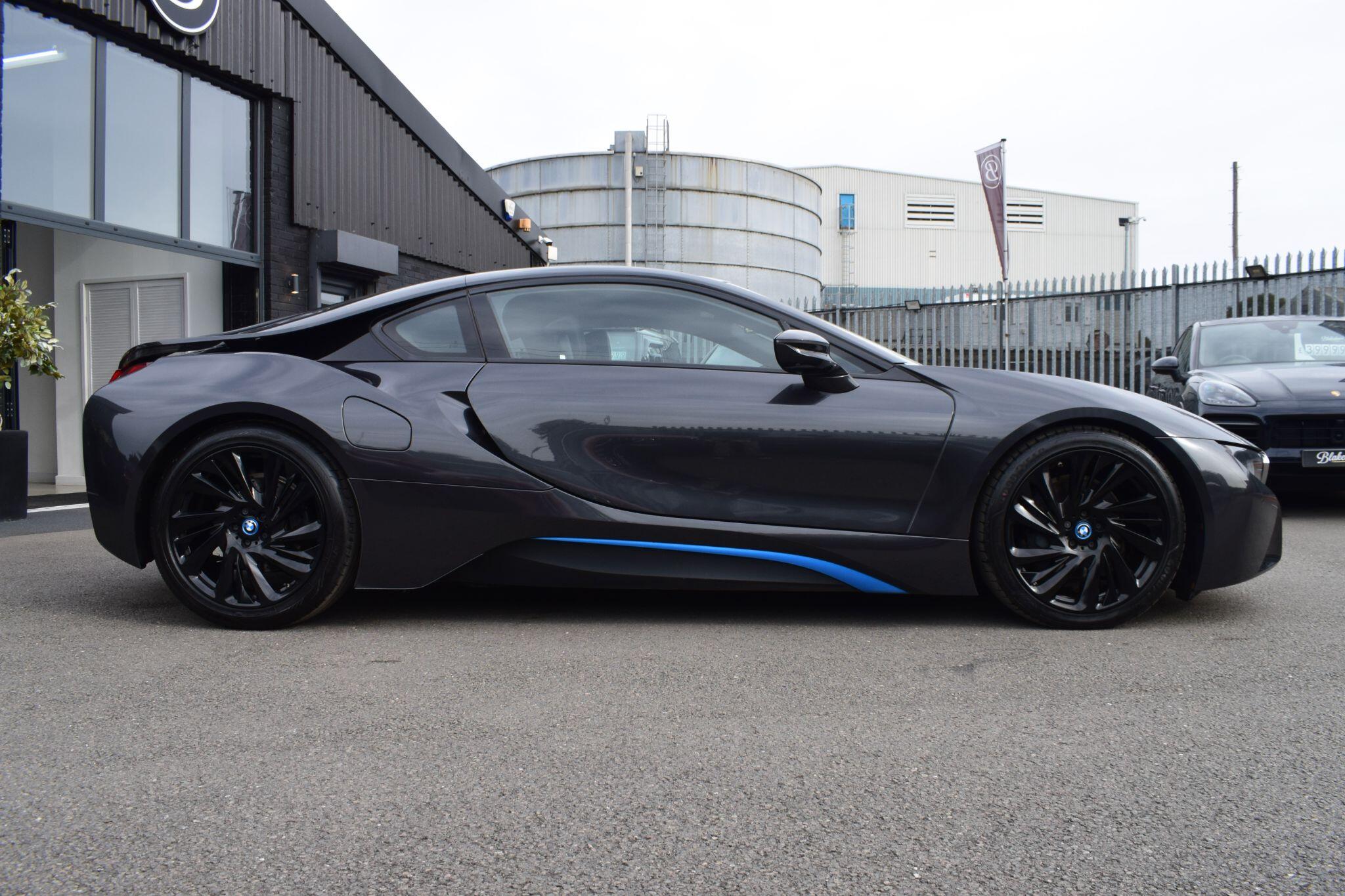 BMW I8 view 6