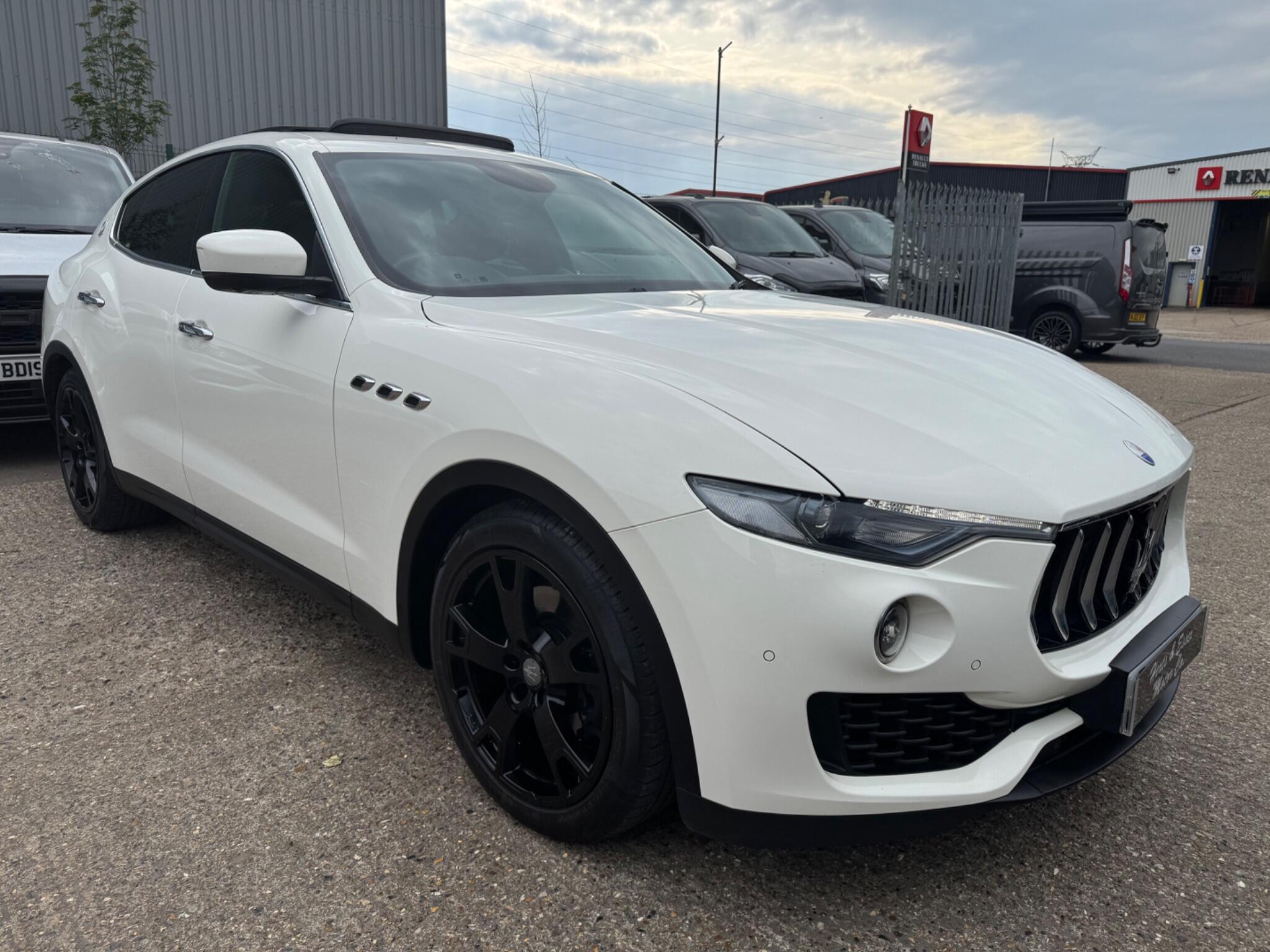Maserati Levante view 5